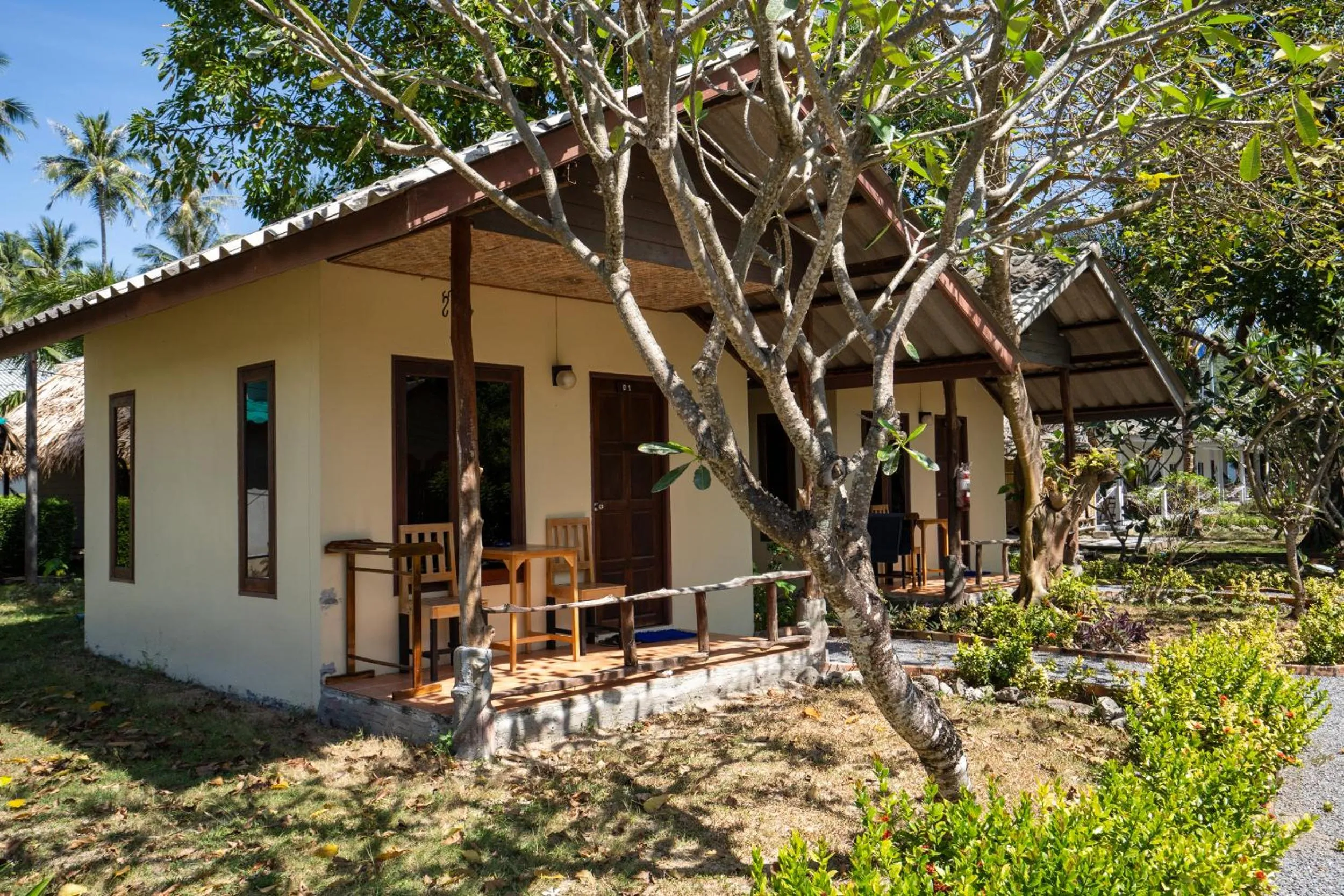 Property building in Isara Lanta Beach Resort