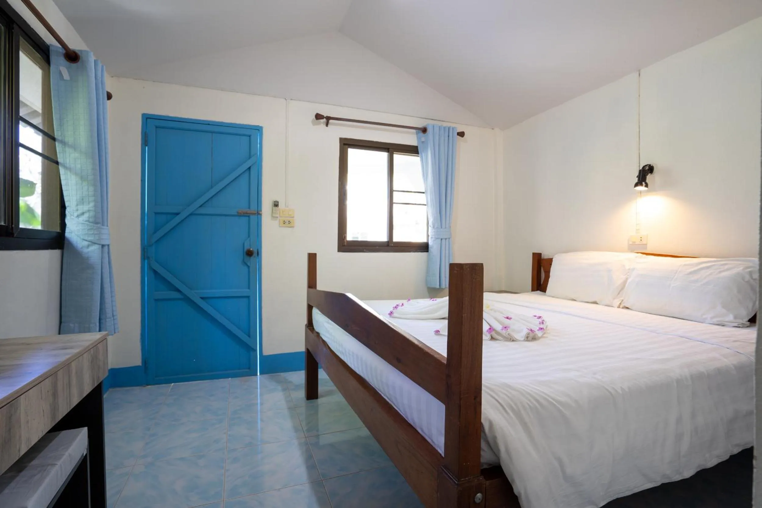 Bedroom, Bed in Isara Lanta Beach Resort