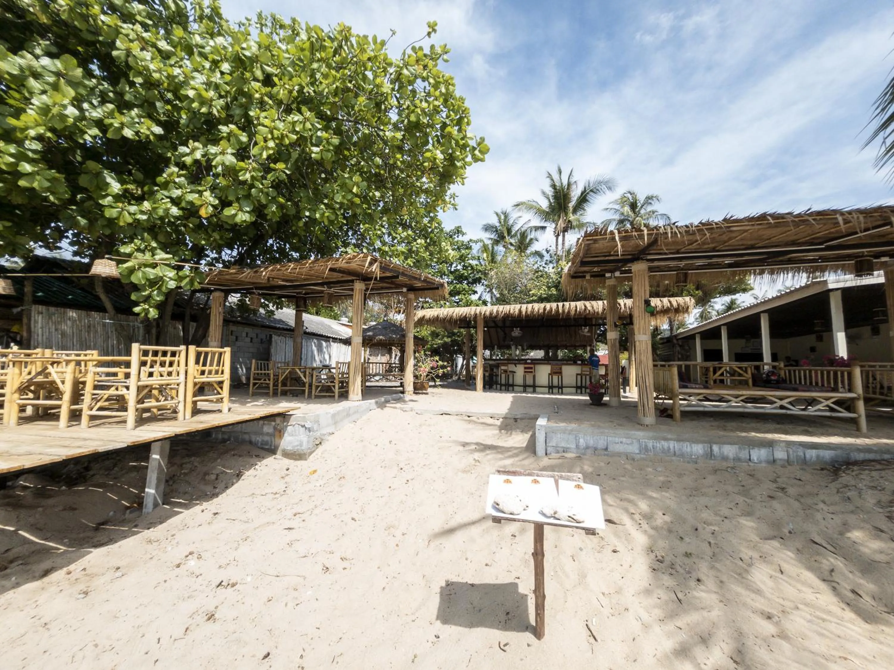 Property building in Isara Lanta Beach Resort