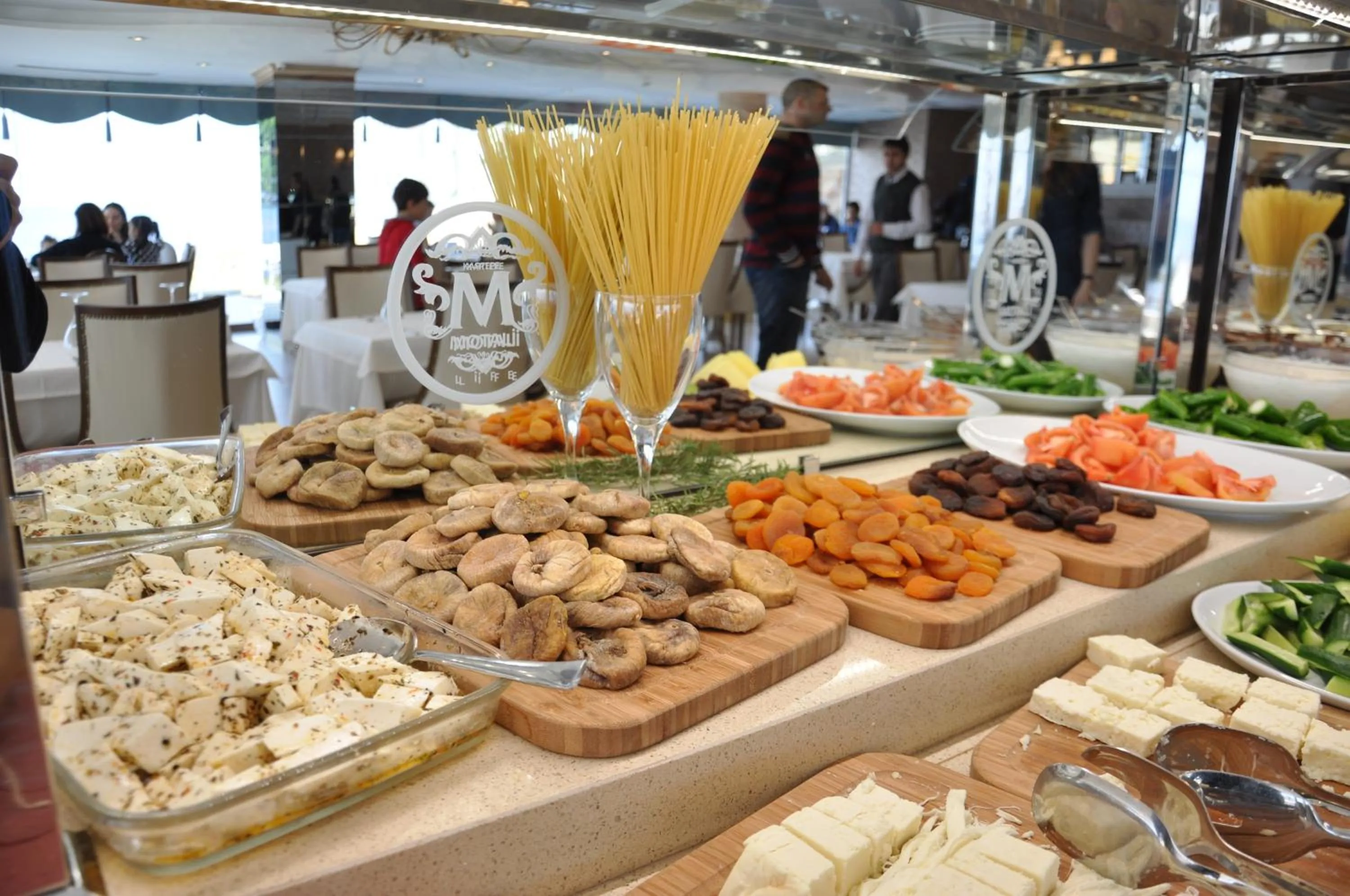 Restaurant/places to eat in Motali Life Hotel