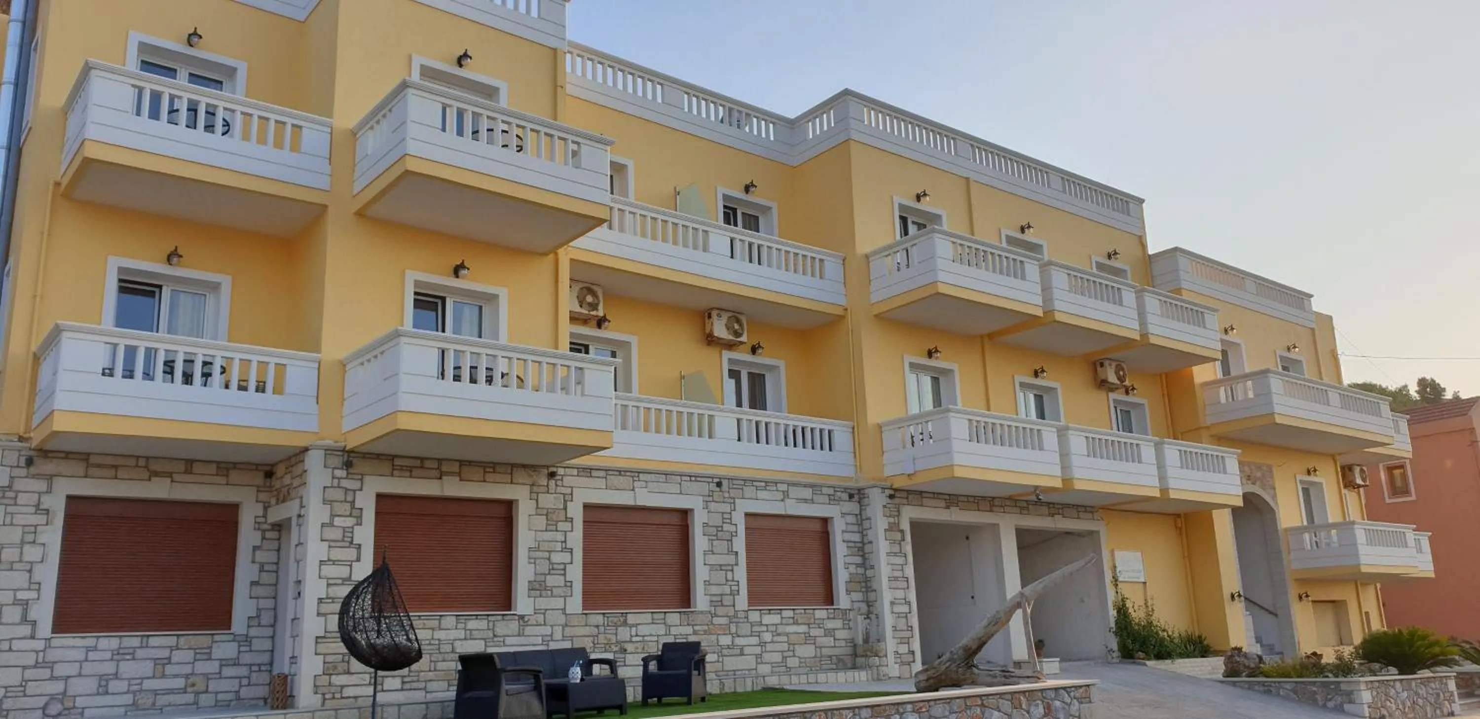 Property building in Kalyves Bay