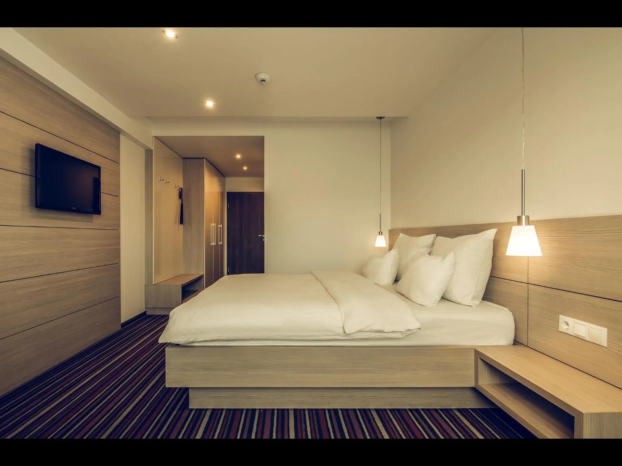 Photo of the whole room, Bed in Hotel Oscar