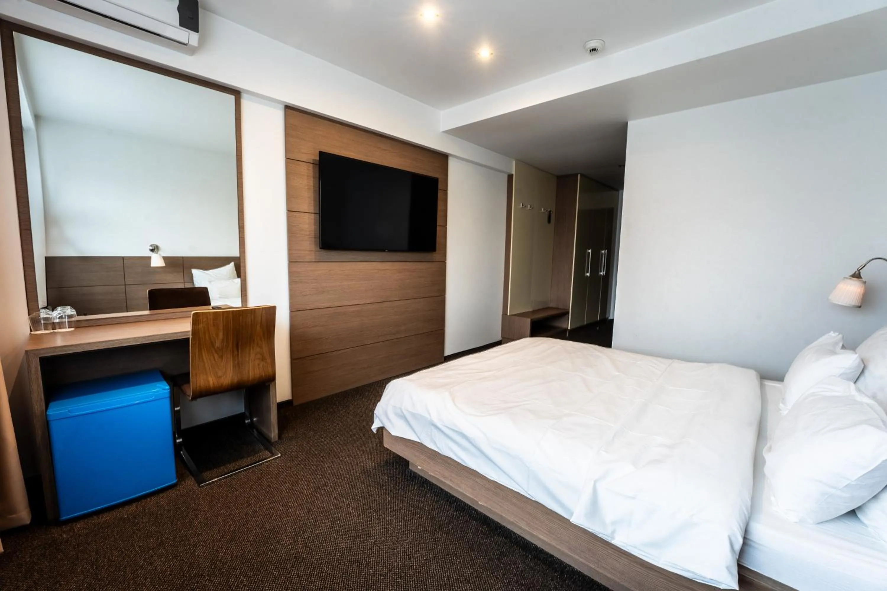 Photo of the whole room, Bed in Hotel Oscar