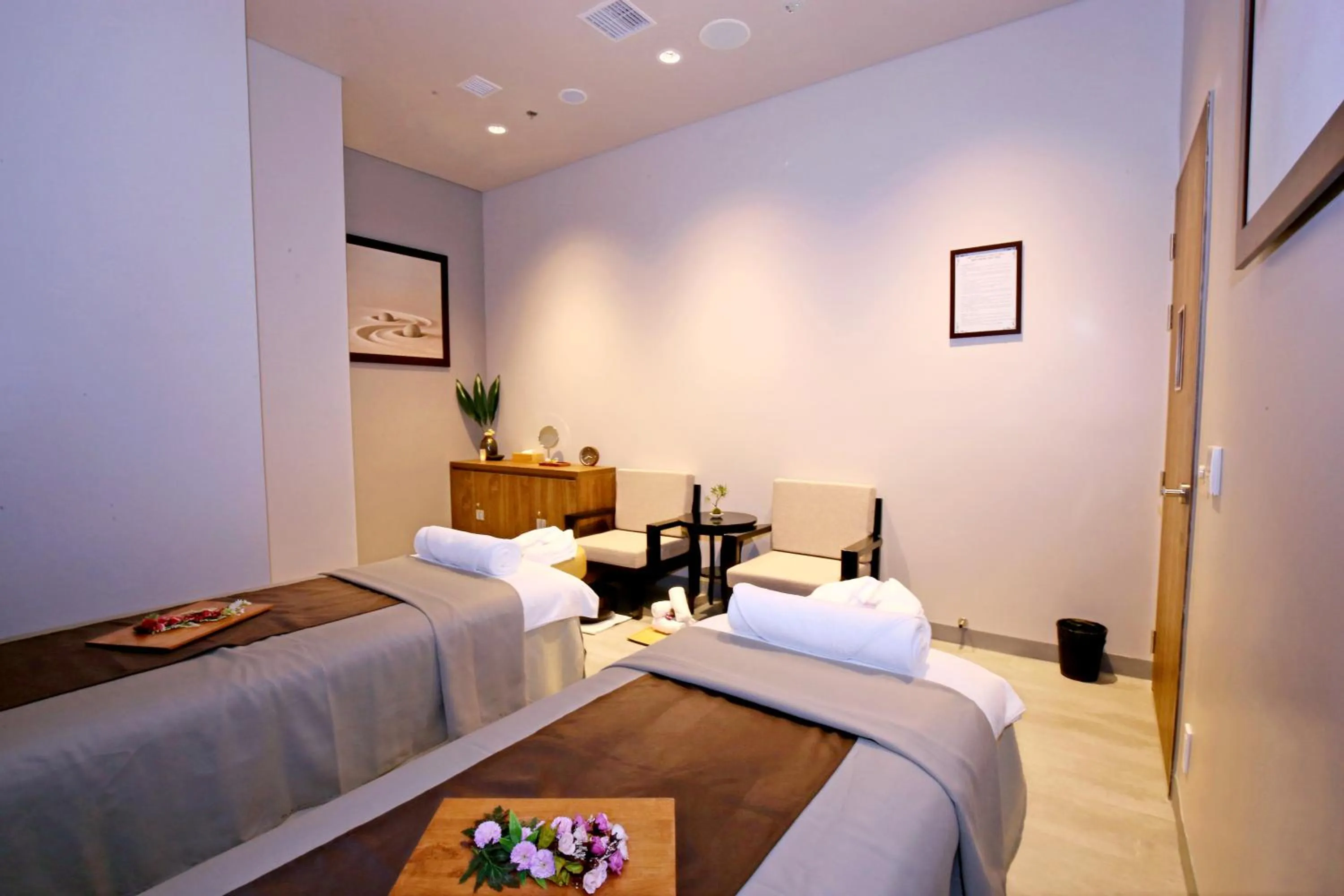 Spa and wellness centre/facilities, Bed in Roygent Parks Hai Phong