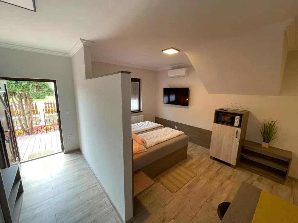 TV and multimedia, Bed in Kukorica Csárda Apartman