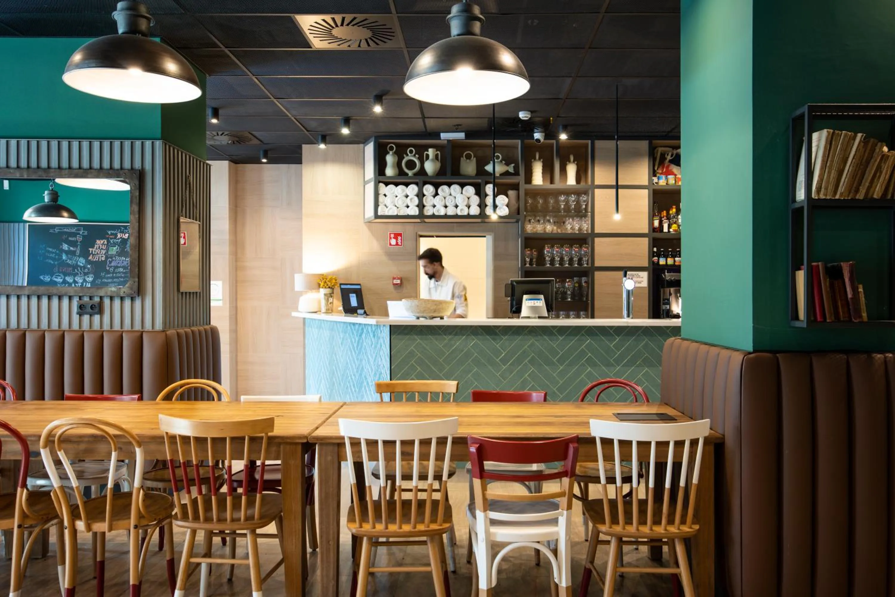 Lobby or reception in LATROUPE Grand Place Hostel