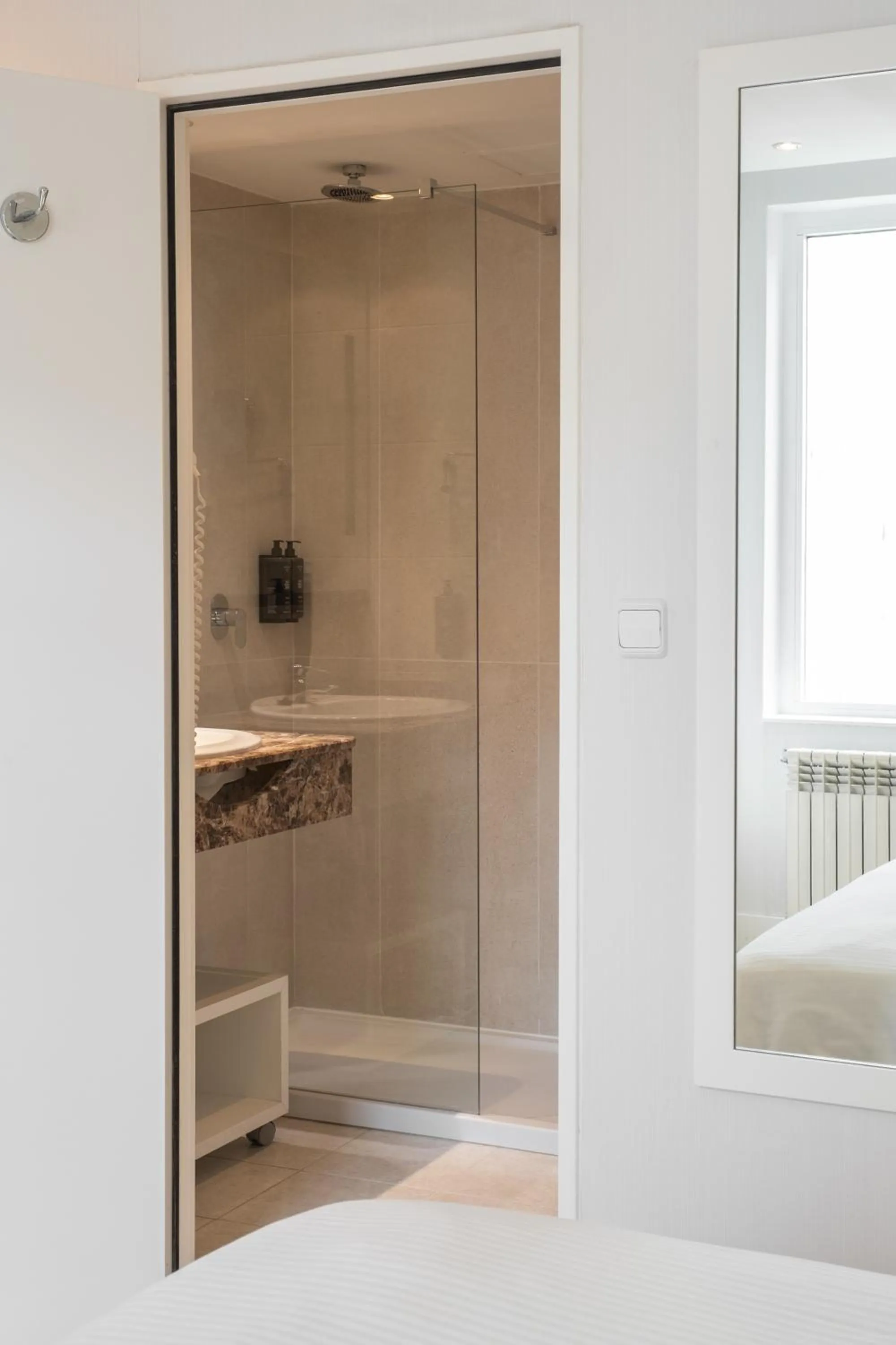 Bathroom in LATROUPE Grand Place Hostel