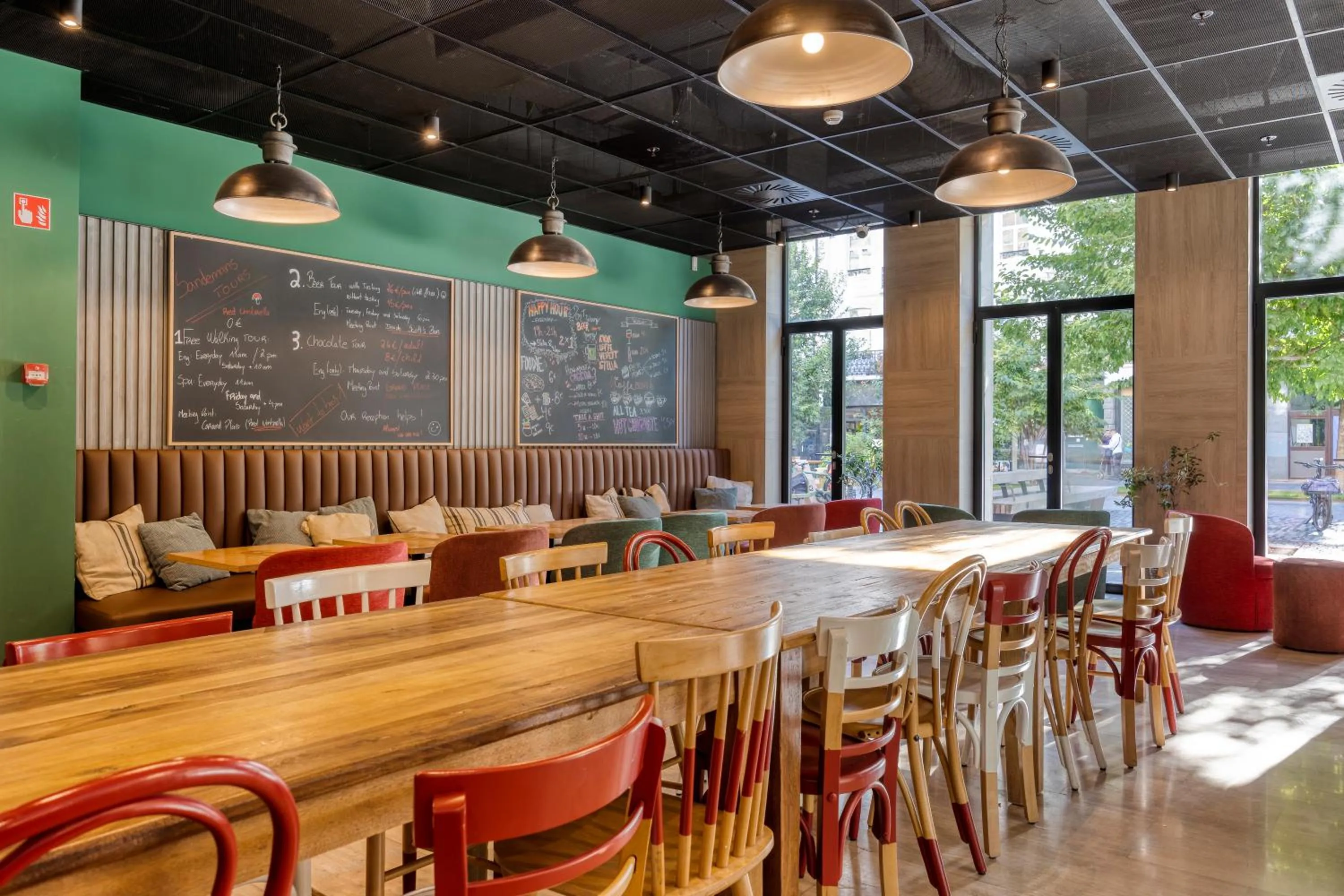 Living room in LATROUPE Grand Place Hostel