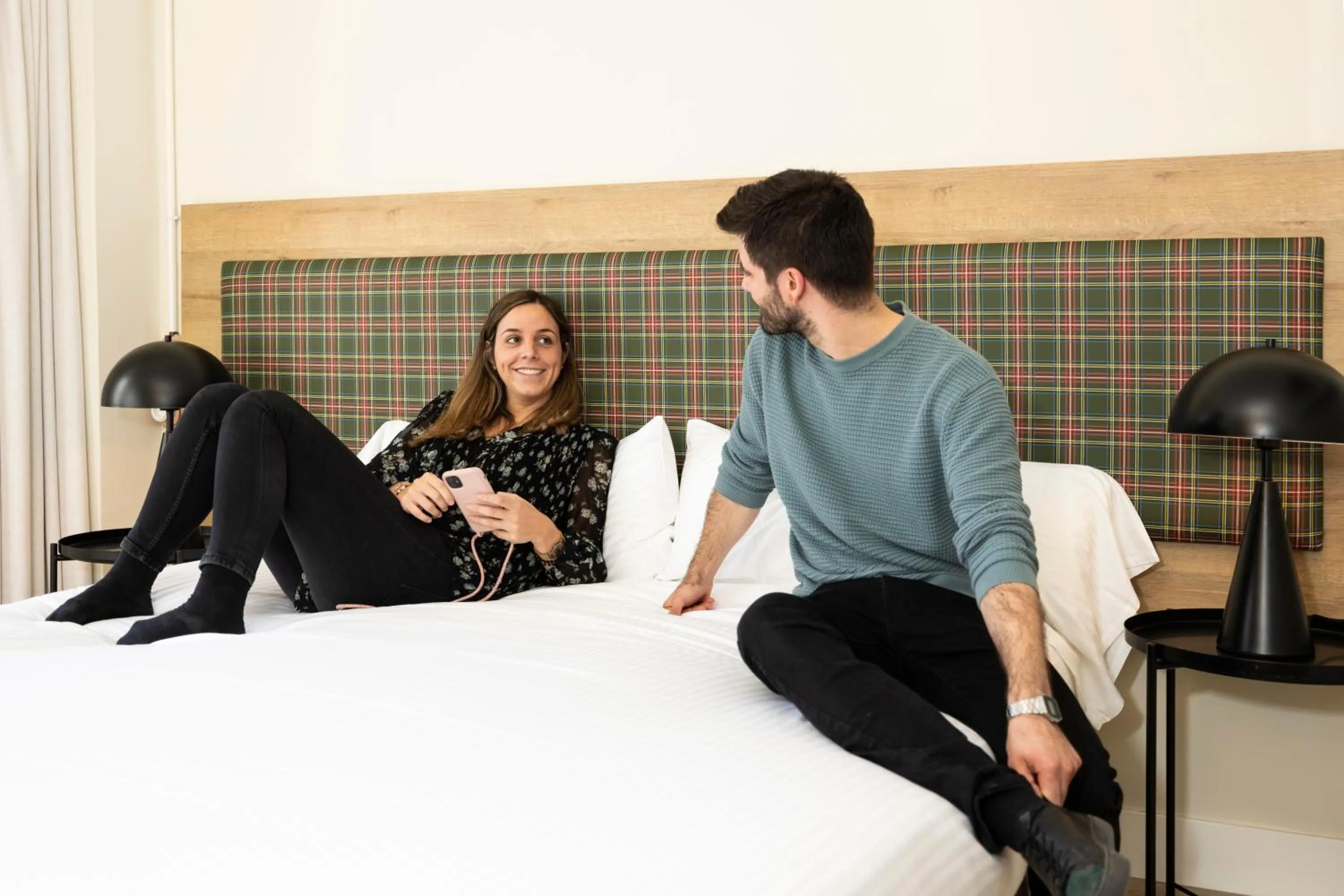 Guests, Bed in LATROUPE Grand Place Hostel