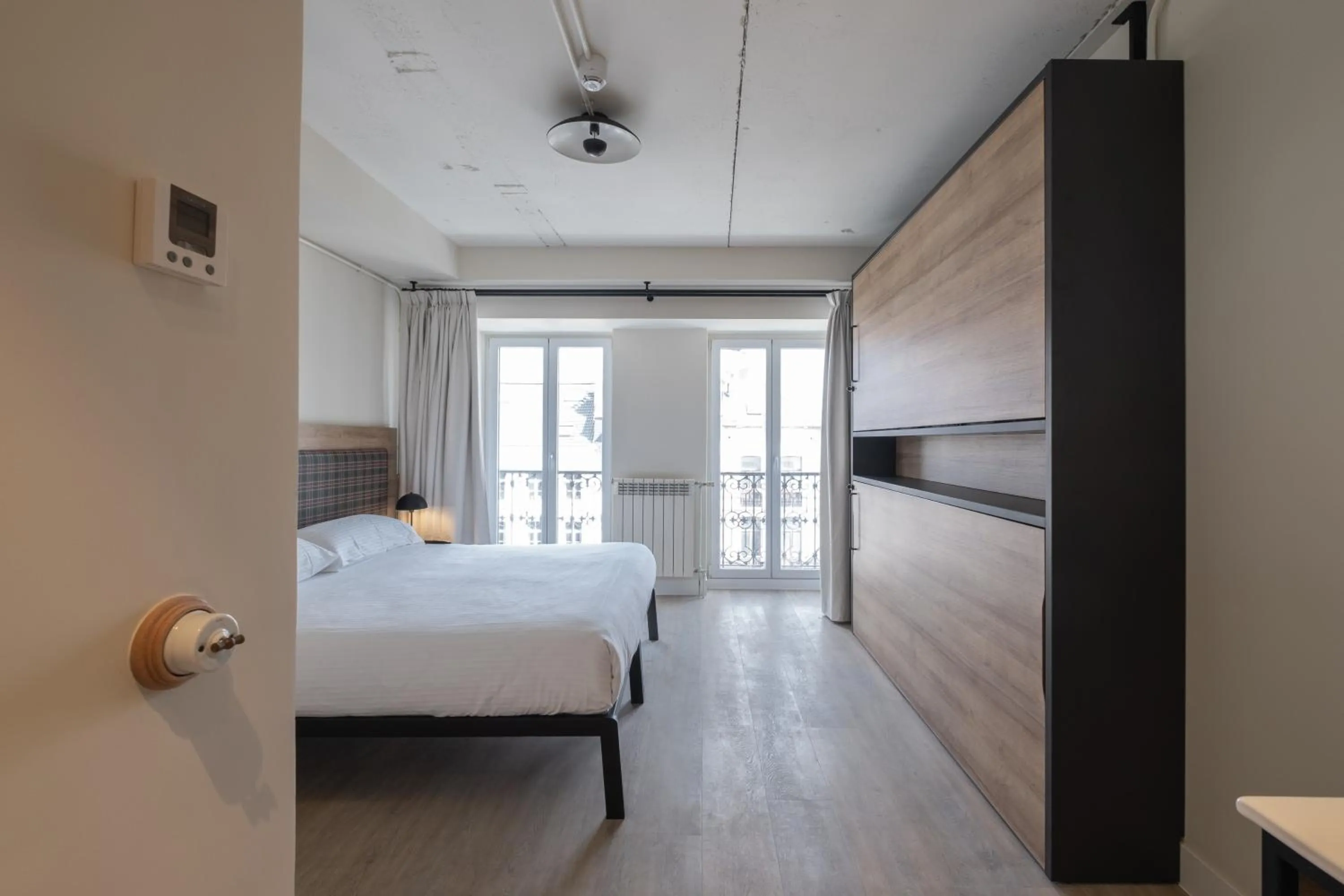 City view, Bed in LATROUPE Grand Place Hostel