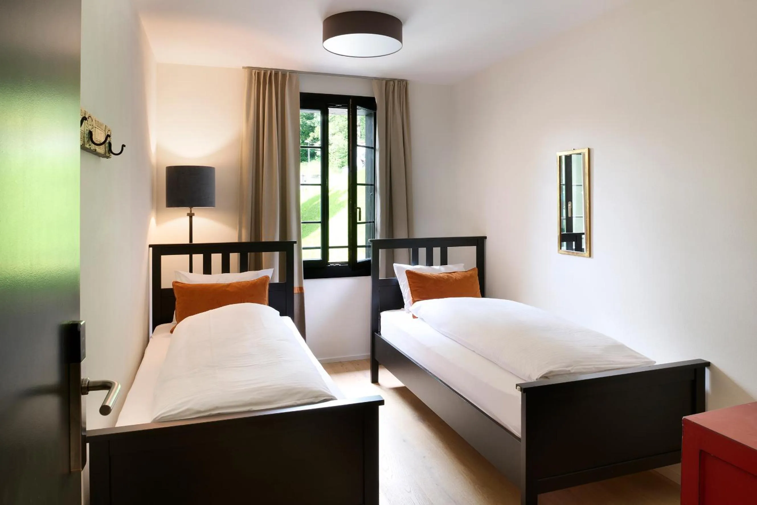 Bed in Eiger View Alpine Lodge