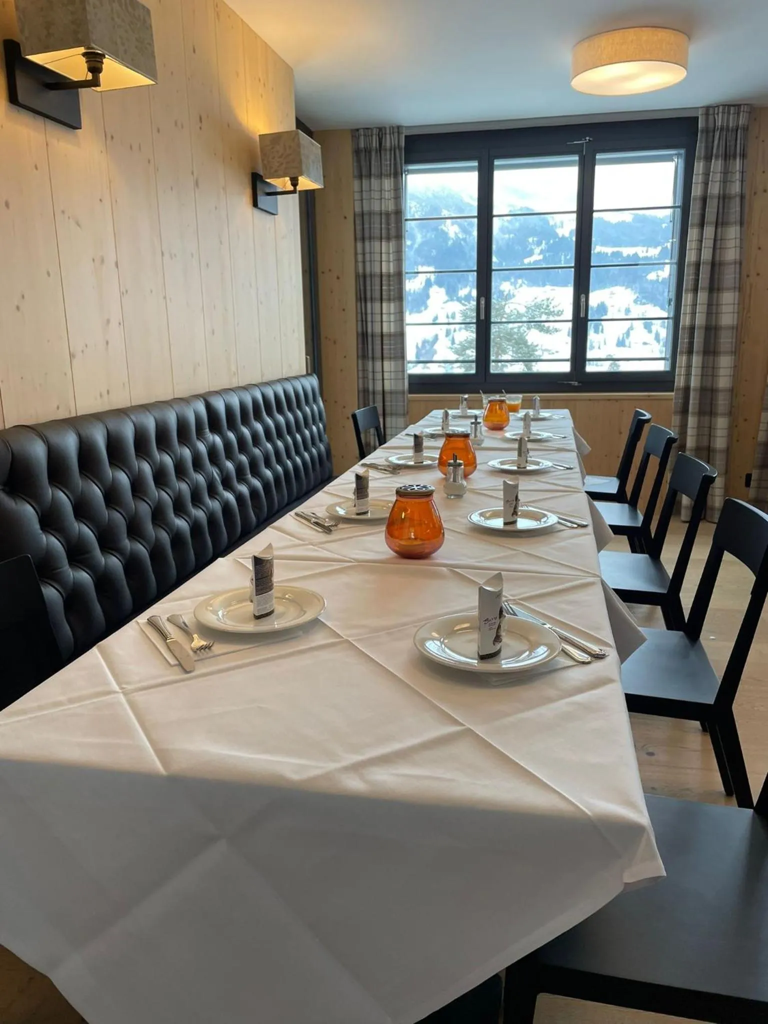 Banquet/Function facilities in Eiger View Alpine Lodge