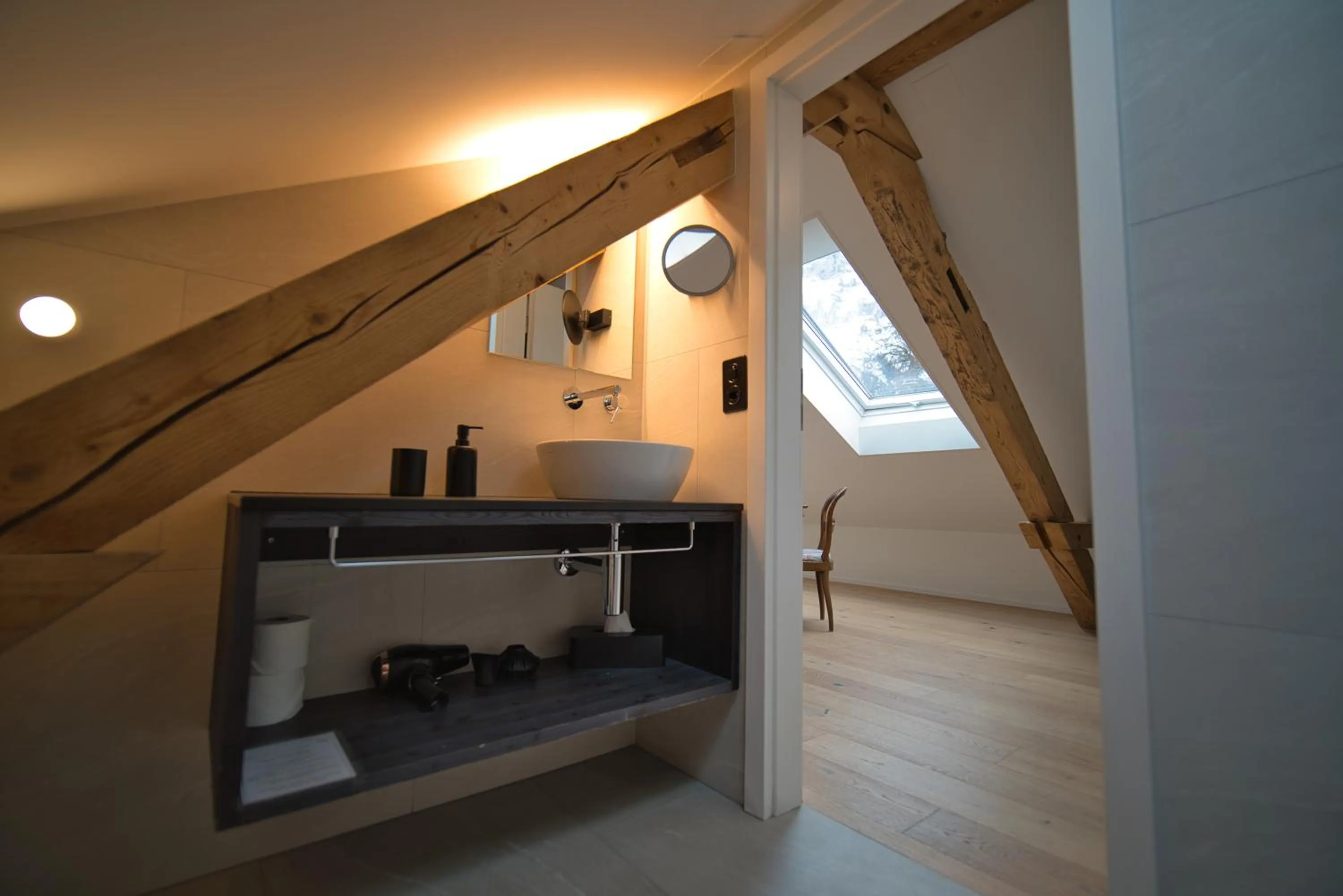 Kitchen or kitchenette in Eiger View Alpine Lodge