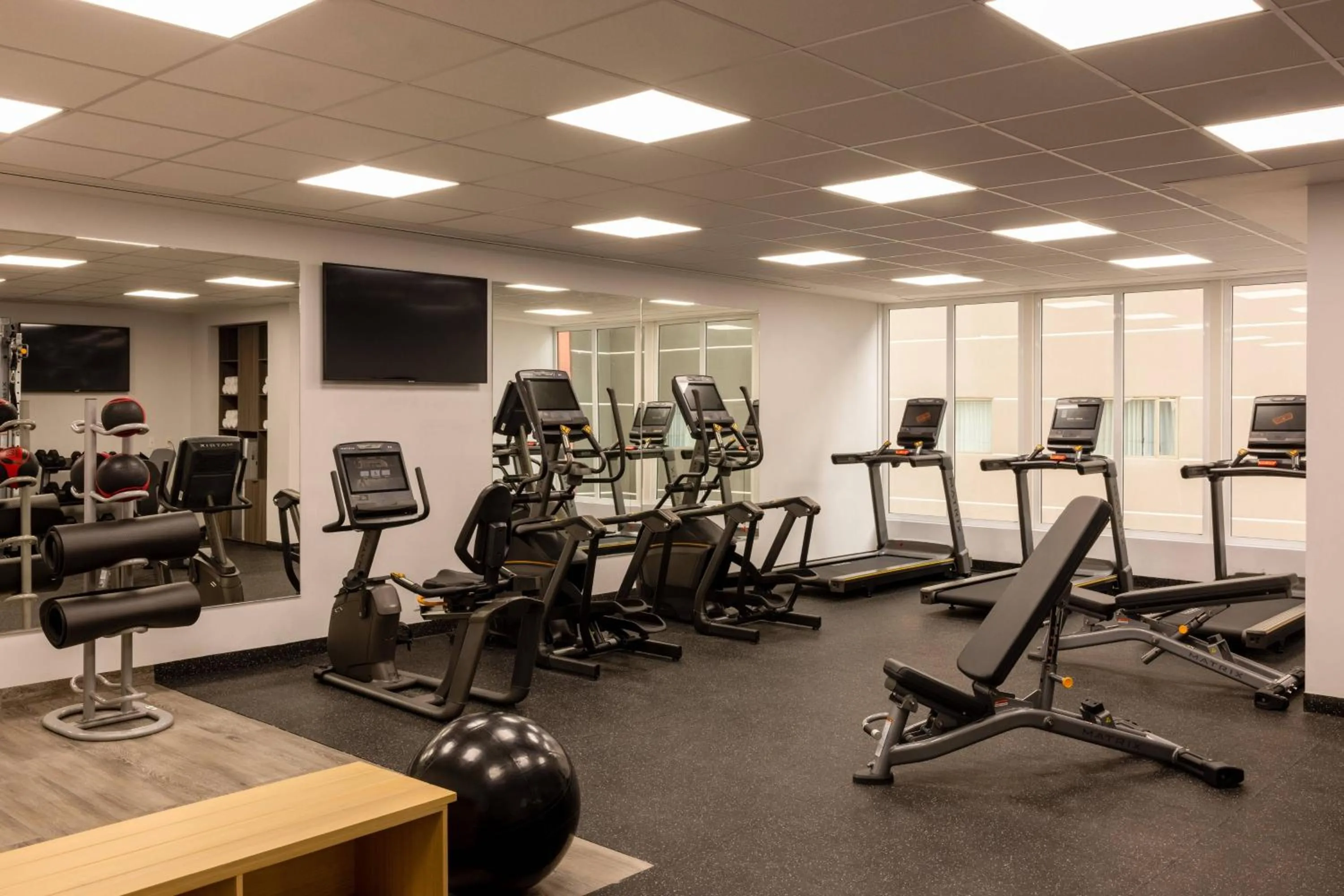 Fitness centre/facilities in Fairfield by Marriott Inn & Suites Cancun Downtown