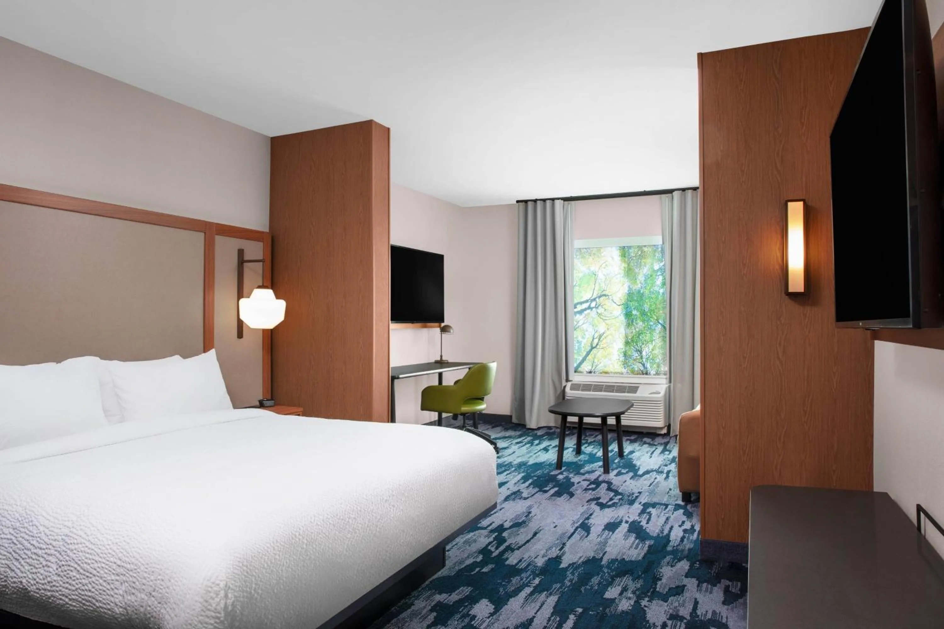 Photo of the whole room, Bed in Fairfield by Marriott Inn & Suites Lebanon Near Expo Center