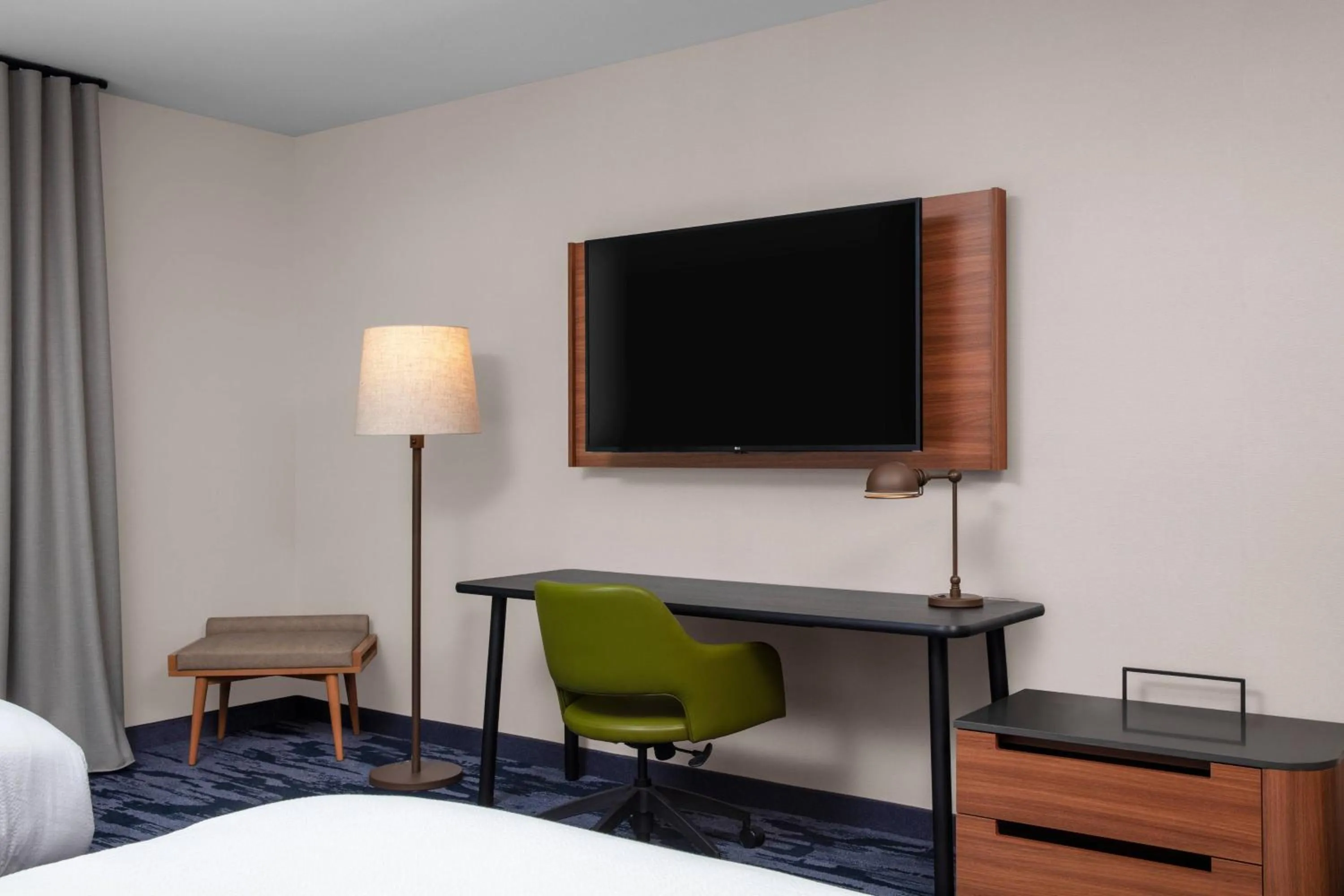 Photo of the whole room, Bed in Fairfield by Marriott Inn & Suites Lebanon Near Expo Center