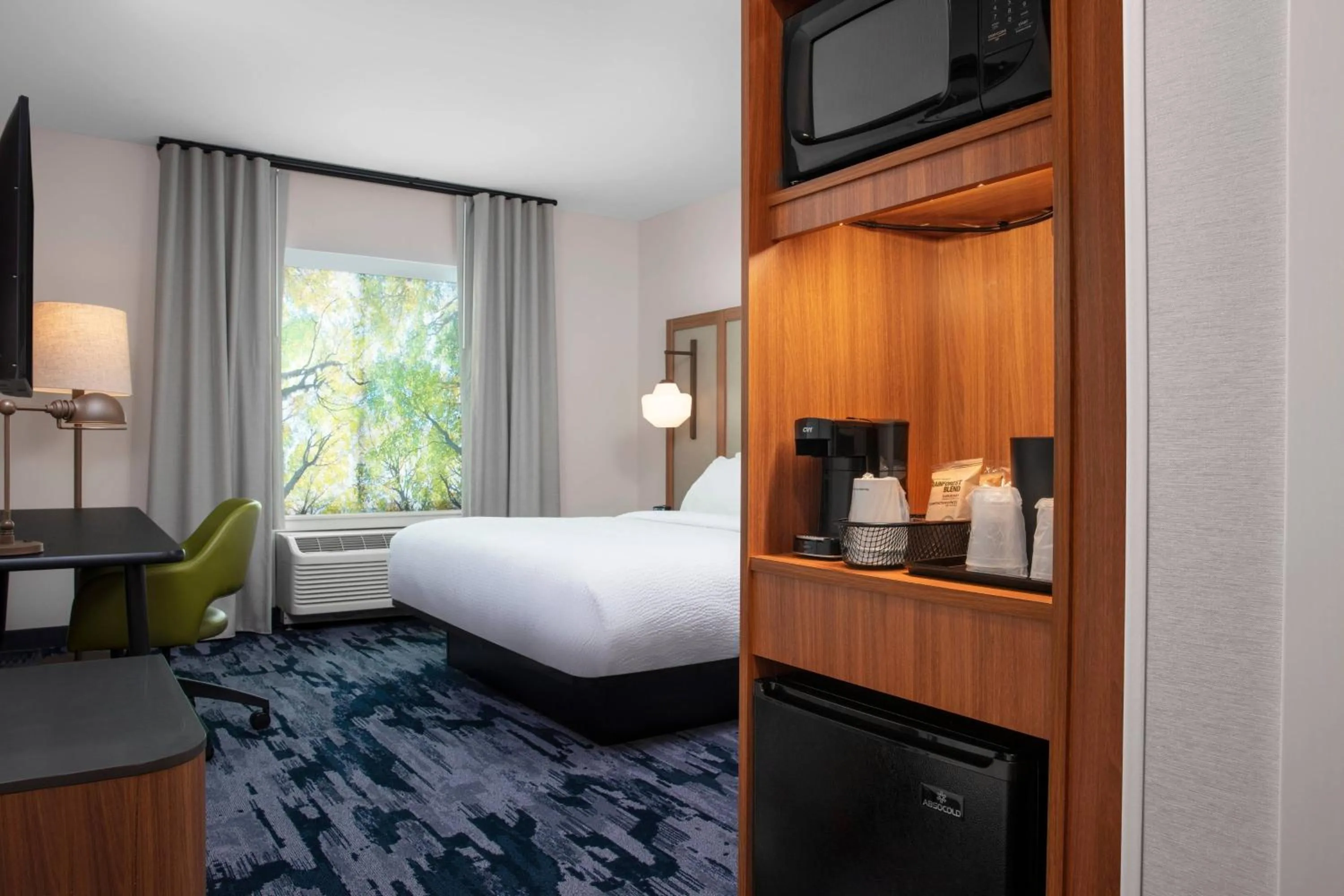 Photo of the whole room, Bed in Fairfield by Marriott Inn & Suites Lebanon Near Expo Center