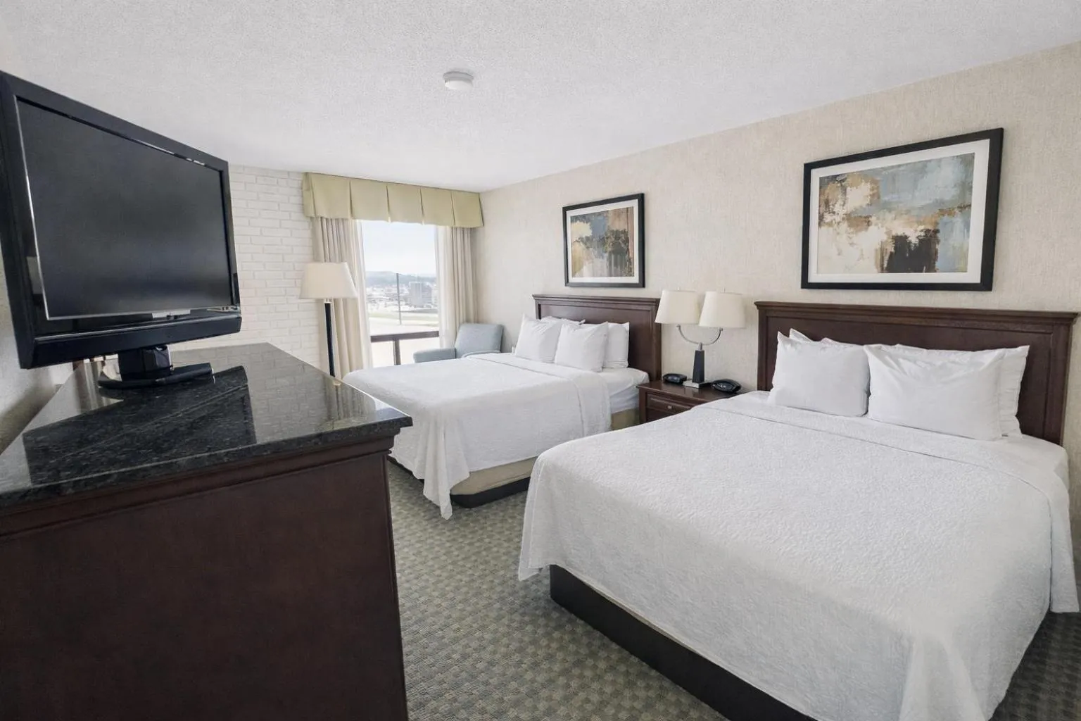 Bedroom, Bed in Hotel Lotus Kansas City Stadium