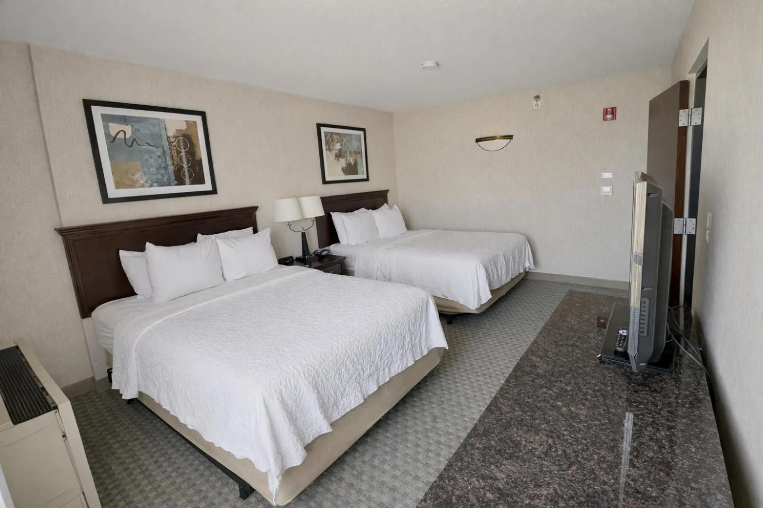 Bedroom, Bed in Hotel Lotus Kansas City Stadium