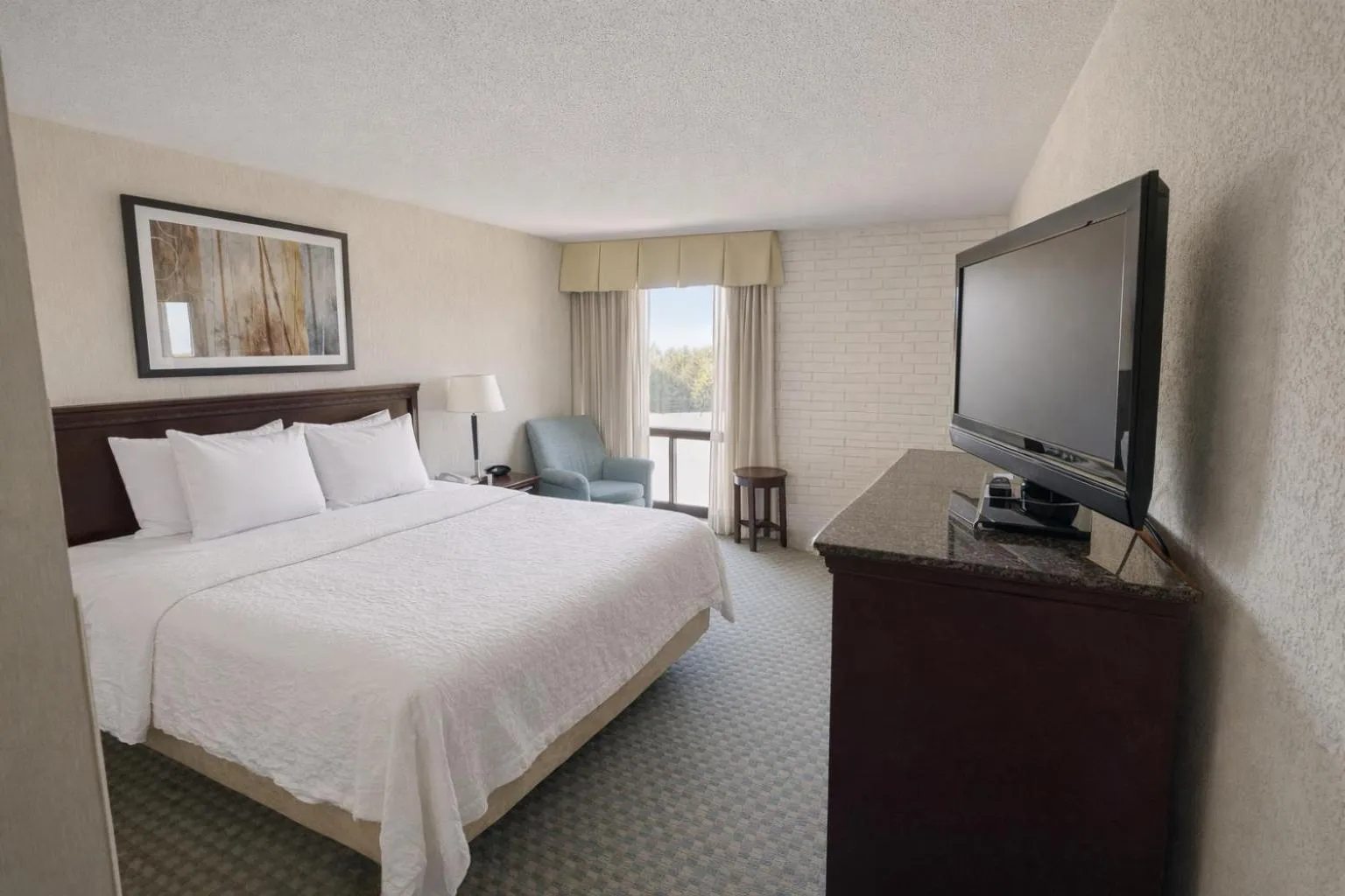 Bedroom, Bed in Hotel Lotus Kansas City Stadium