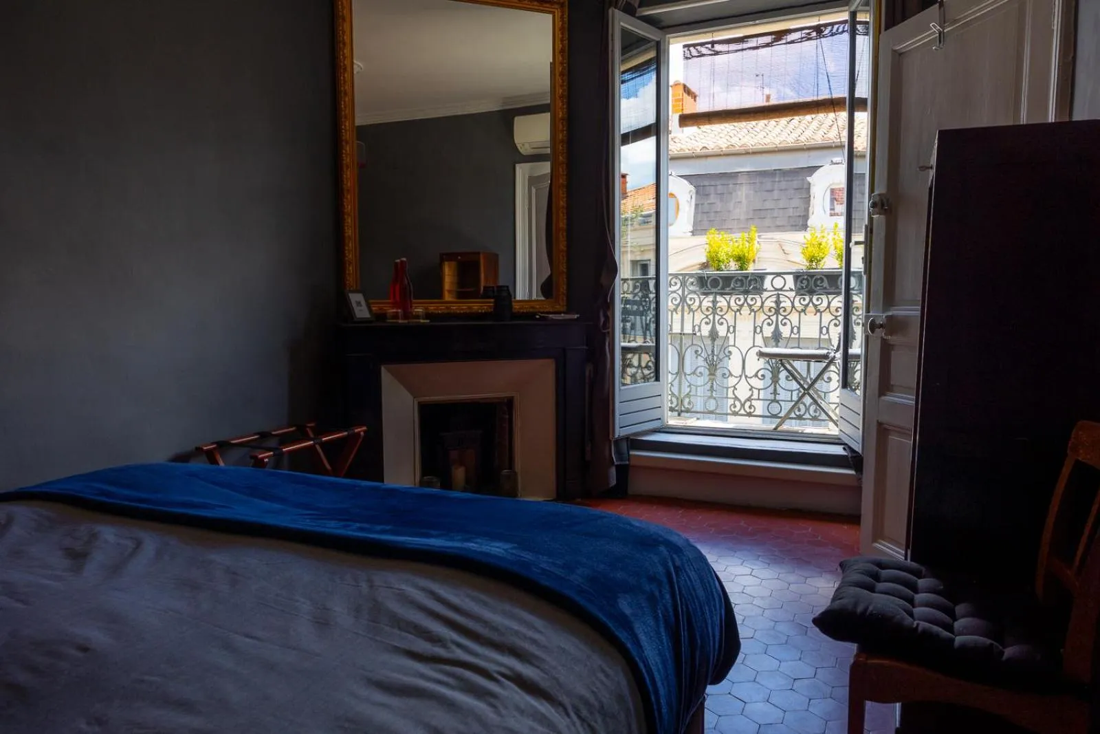 Bedroom in Casa Roma Montpellier Bed&Breakfast chambres d hôte