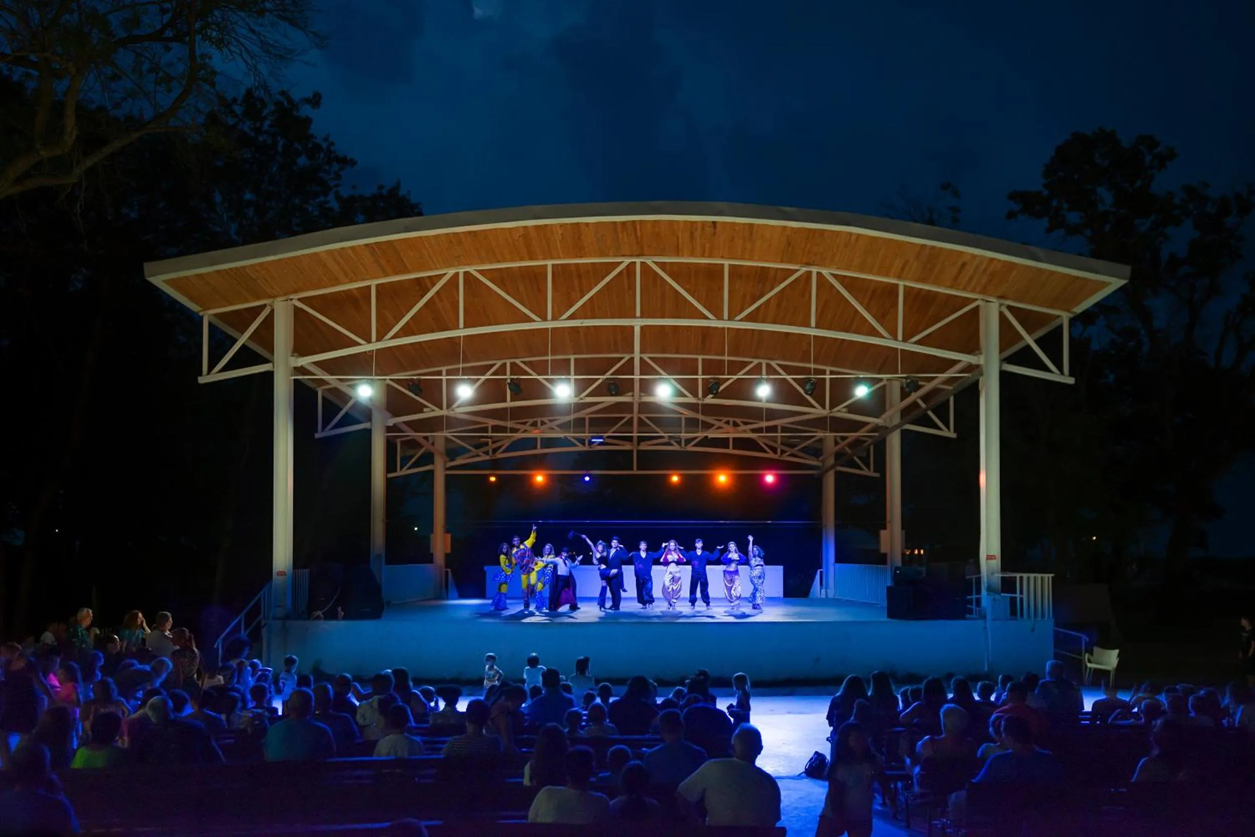 Karaoke in Hotel Forest Beach