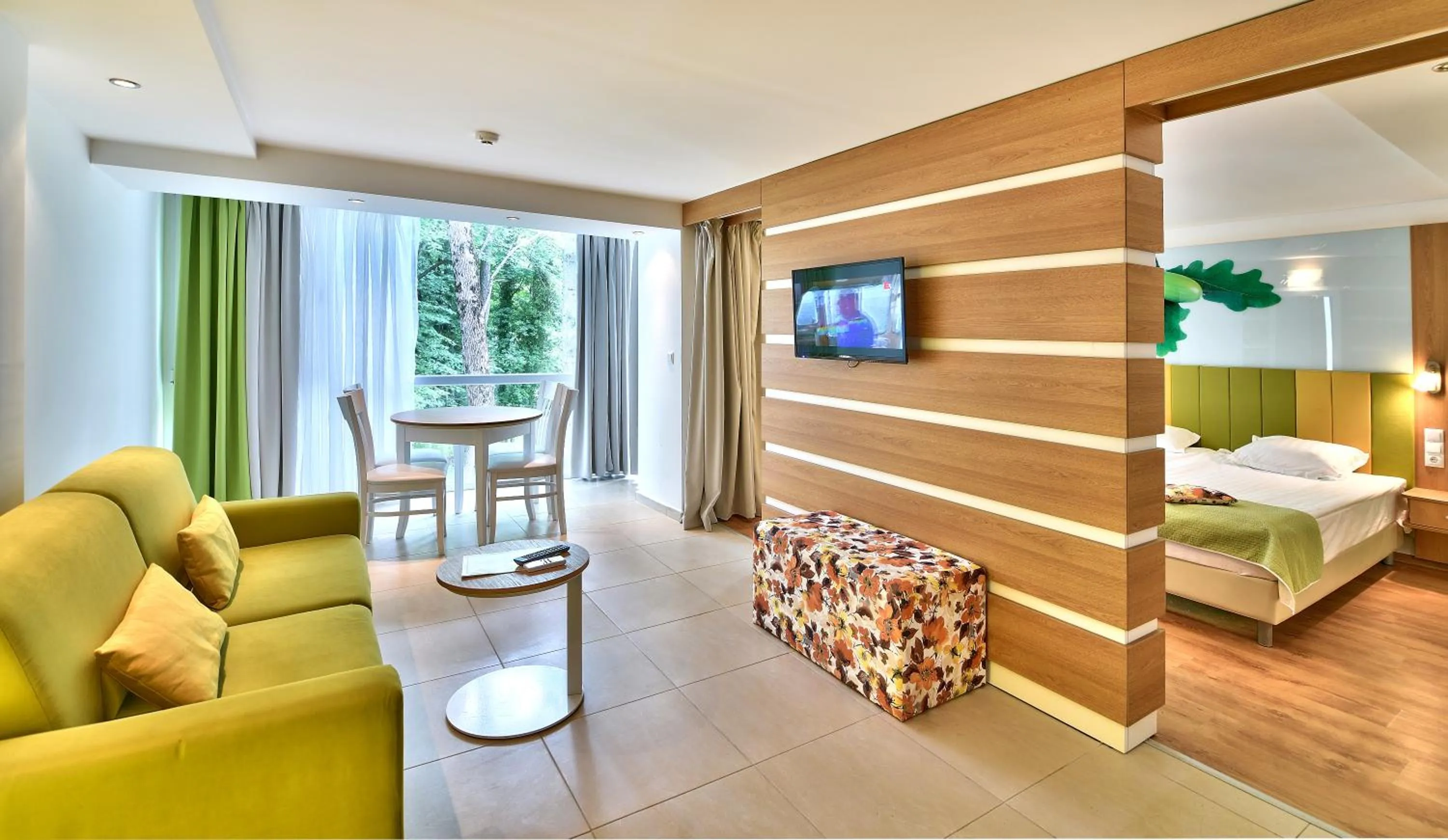 Photo of the whole room in Hotel Forest Beach