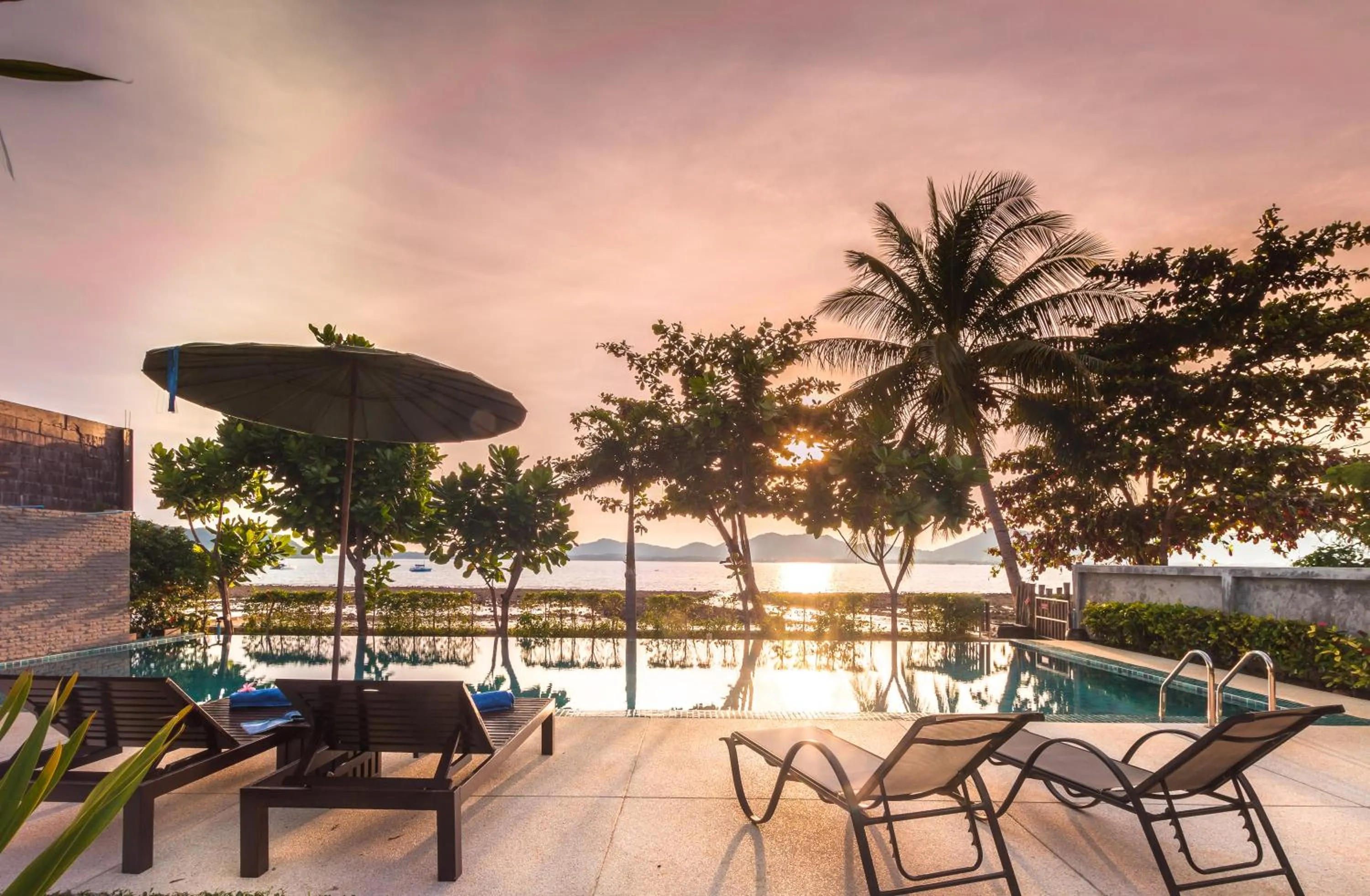 Swimming pool in Davina Beach Homes
