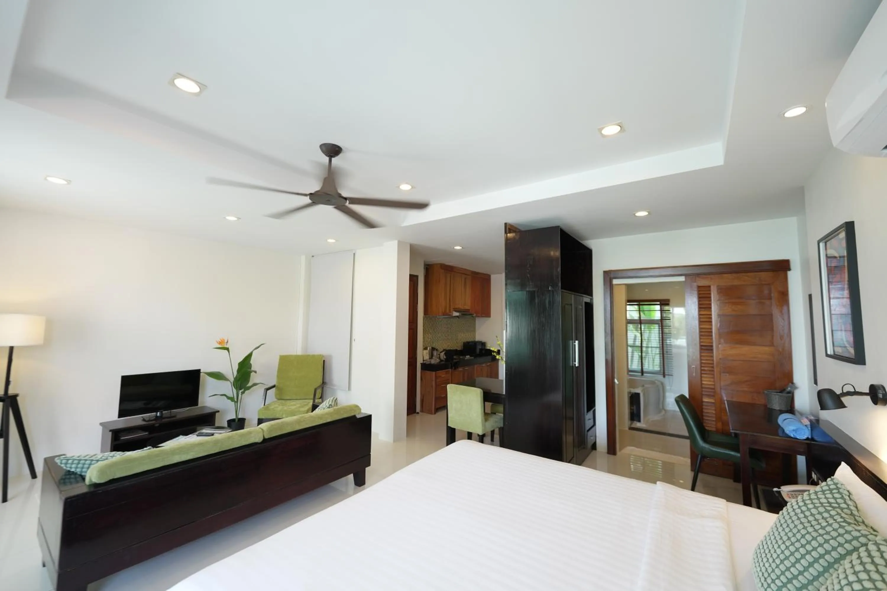 Bathroom, Bed in Davina Beach Homes