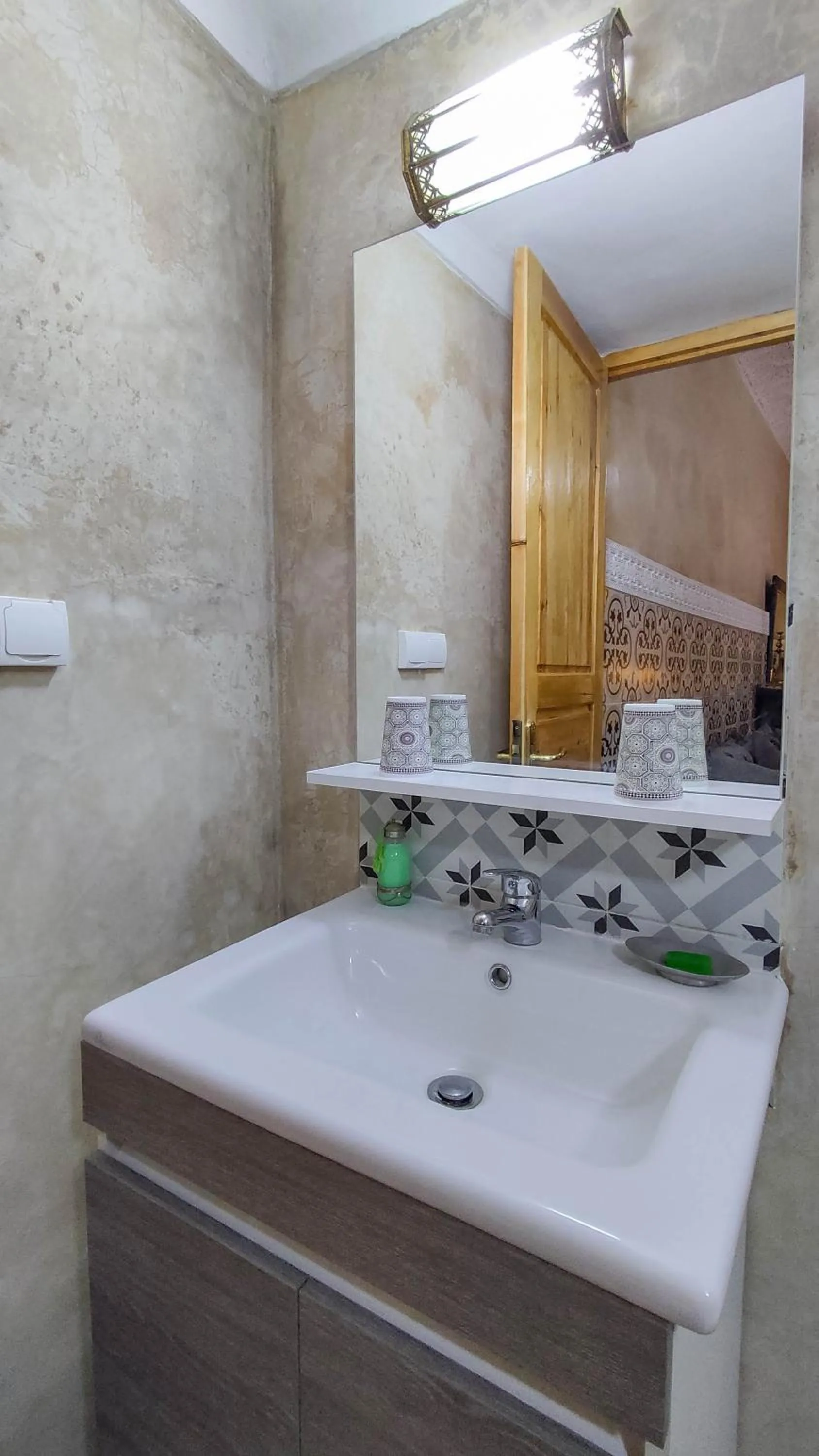 Shower in Riad Inaka