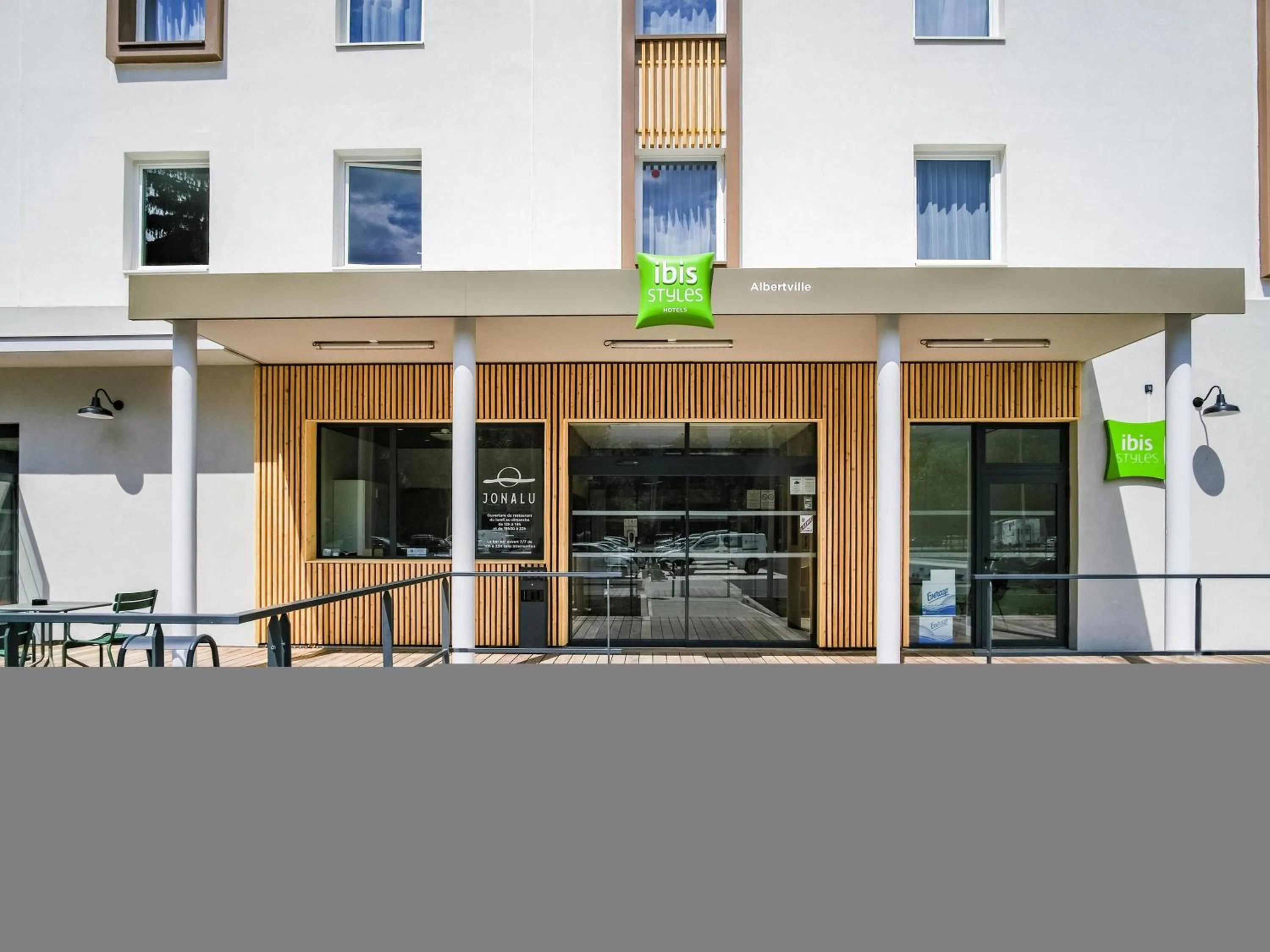 Property building in ibis Styles Albertville