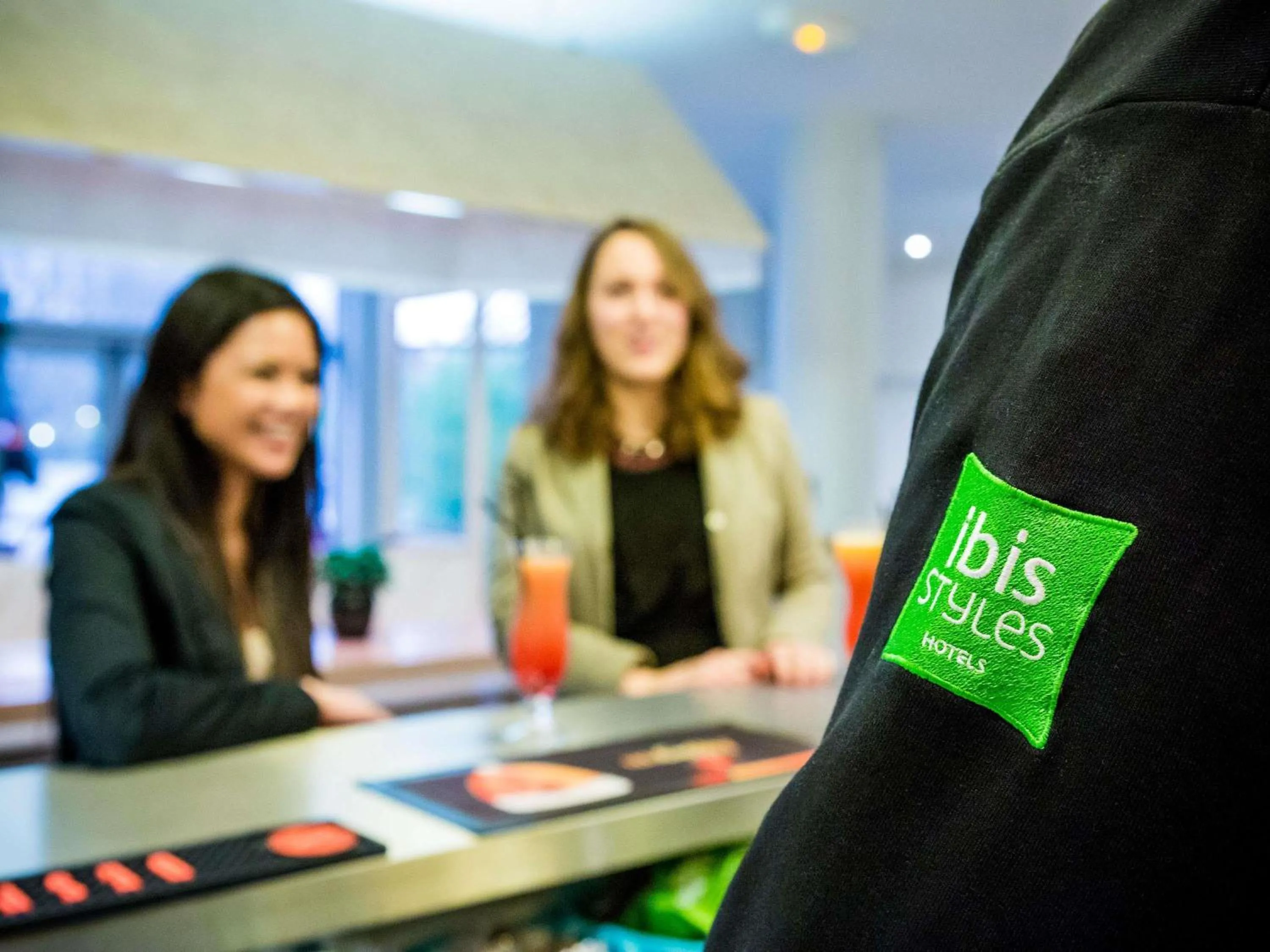 Lounge or bar in ibis Styles Albertville