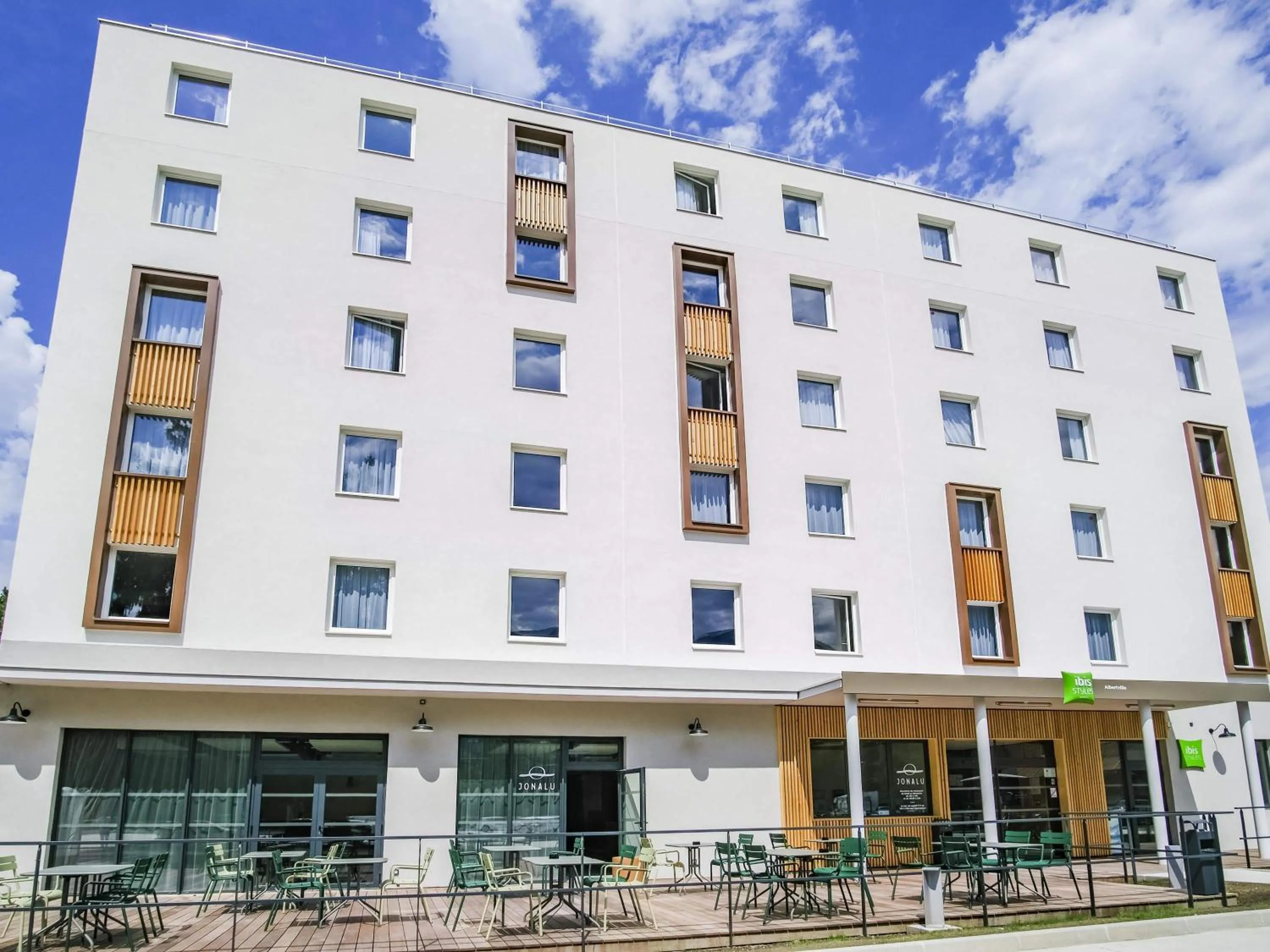 Property building in ibis Styles Albertville