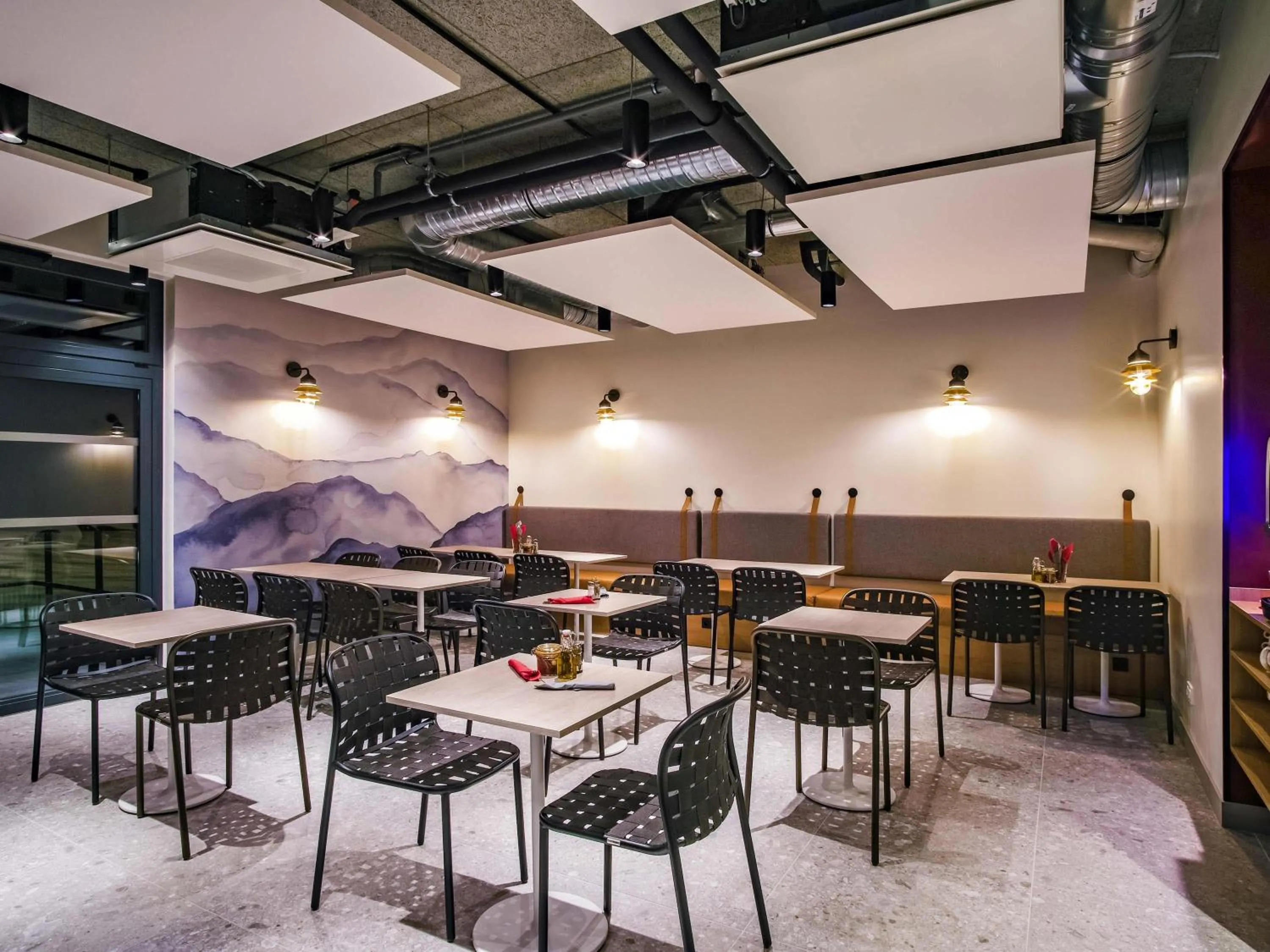 Restaurant/places to eat in ibis Styles Albertville