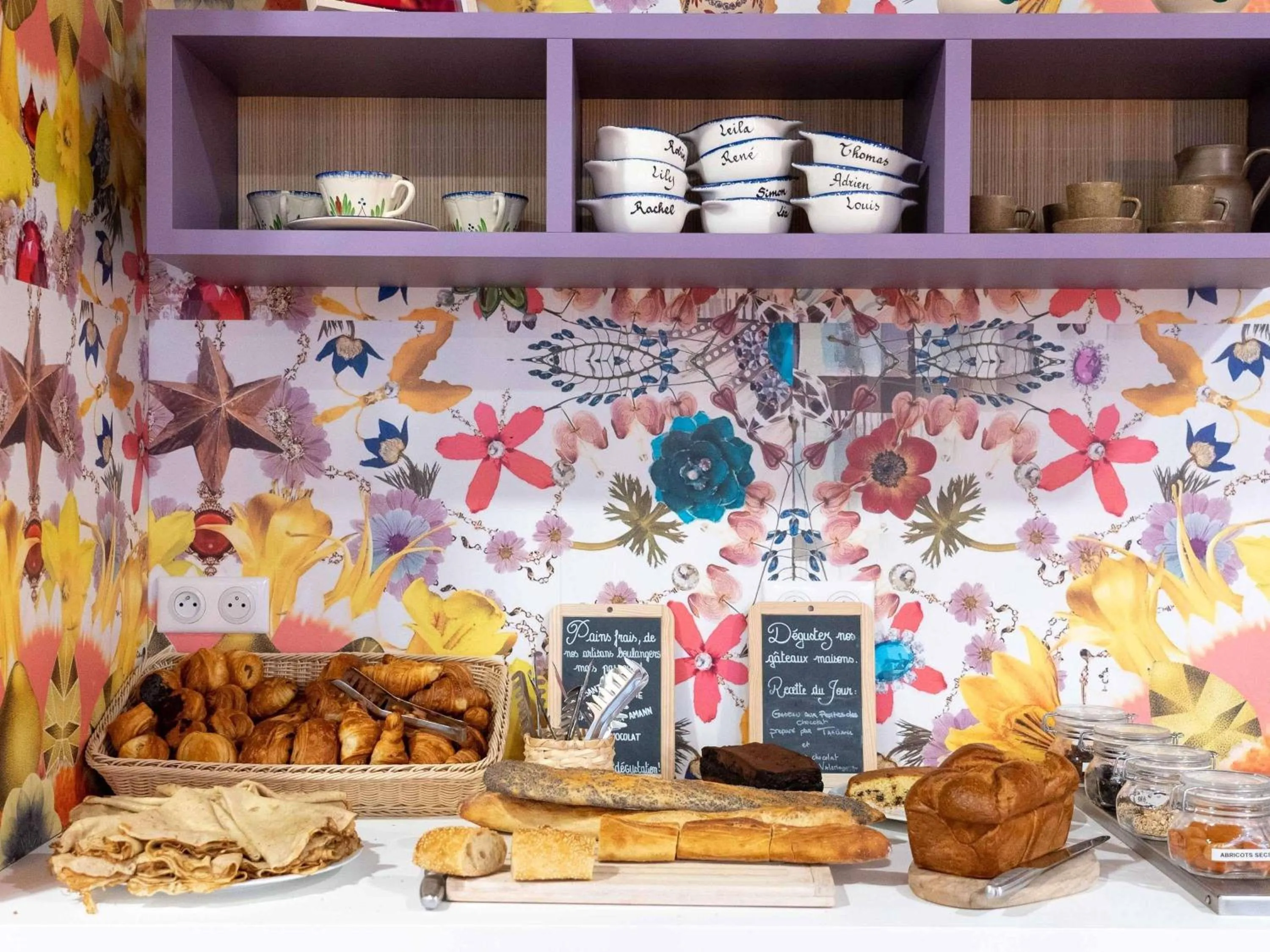 Breakfast in greet Hotel Rennes Pace