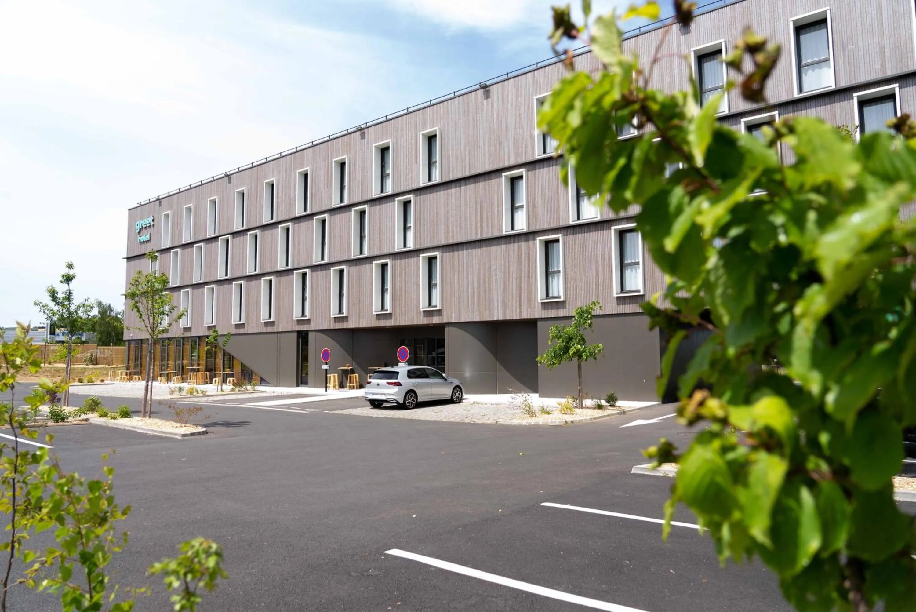 Property building in greet Hotel Rennes Pace
