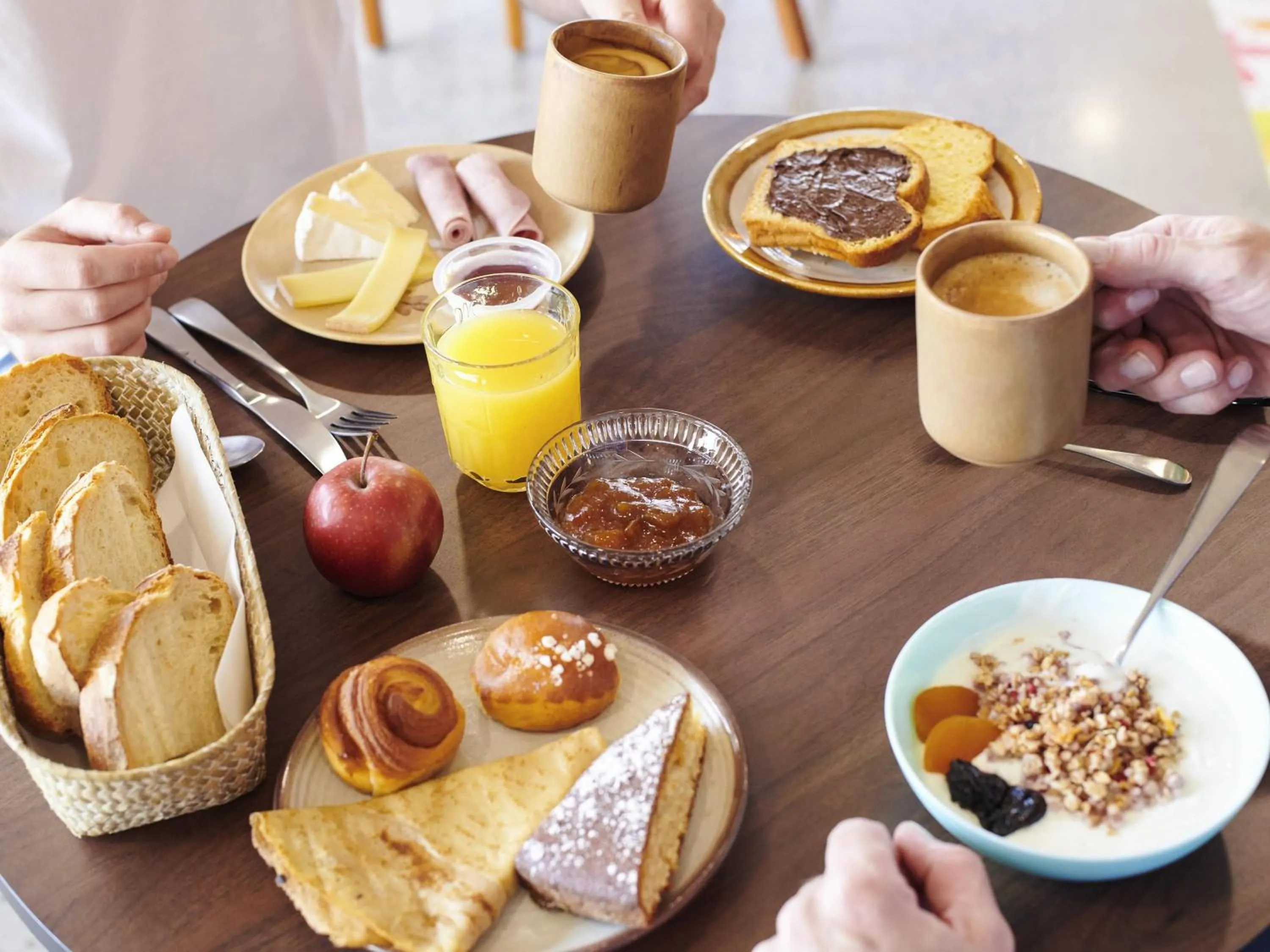 Breakfast in greet Hotel Rennes Pace