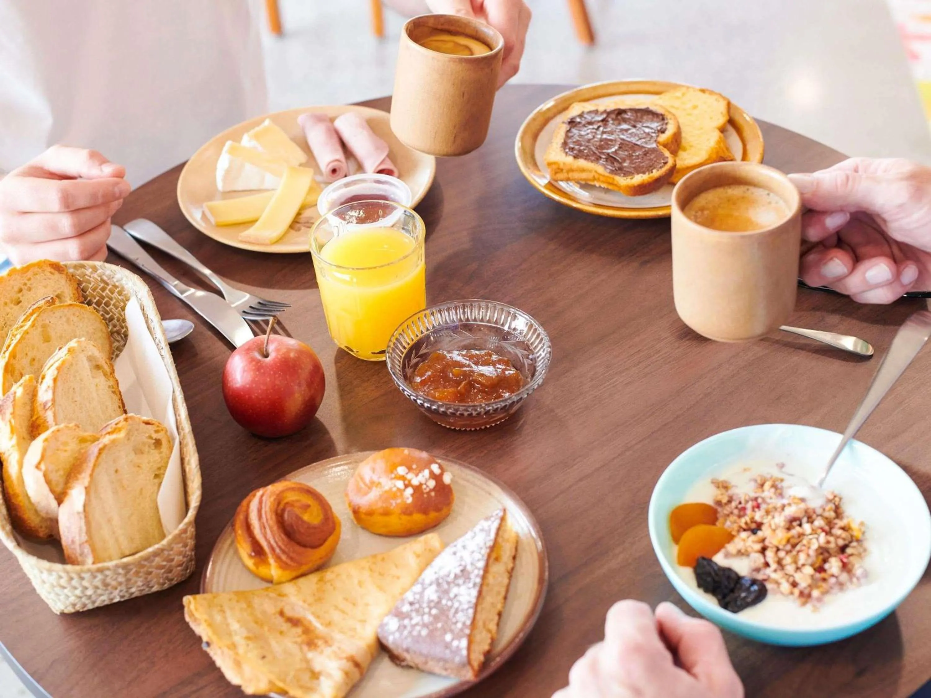 Breakfast in greet Hotel Rennes Pace