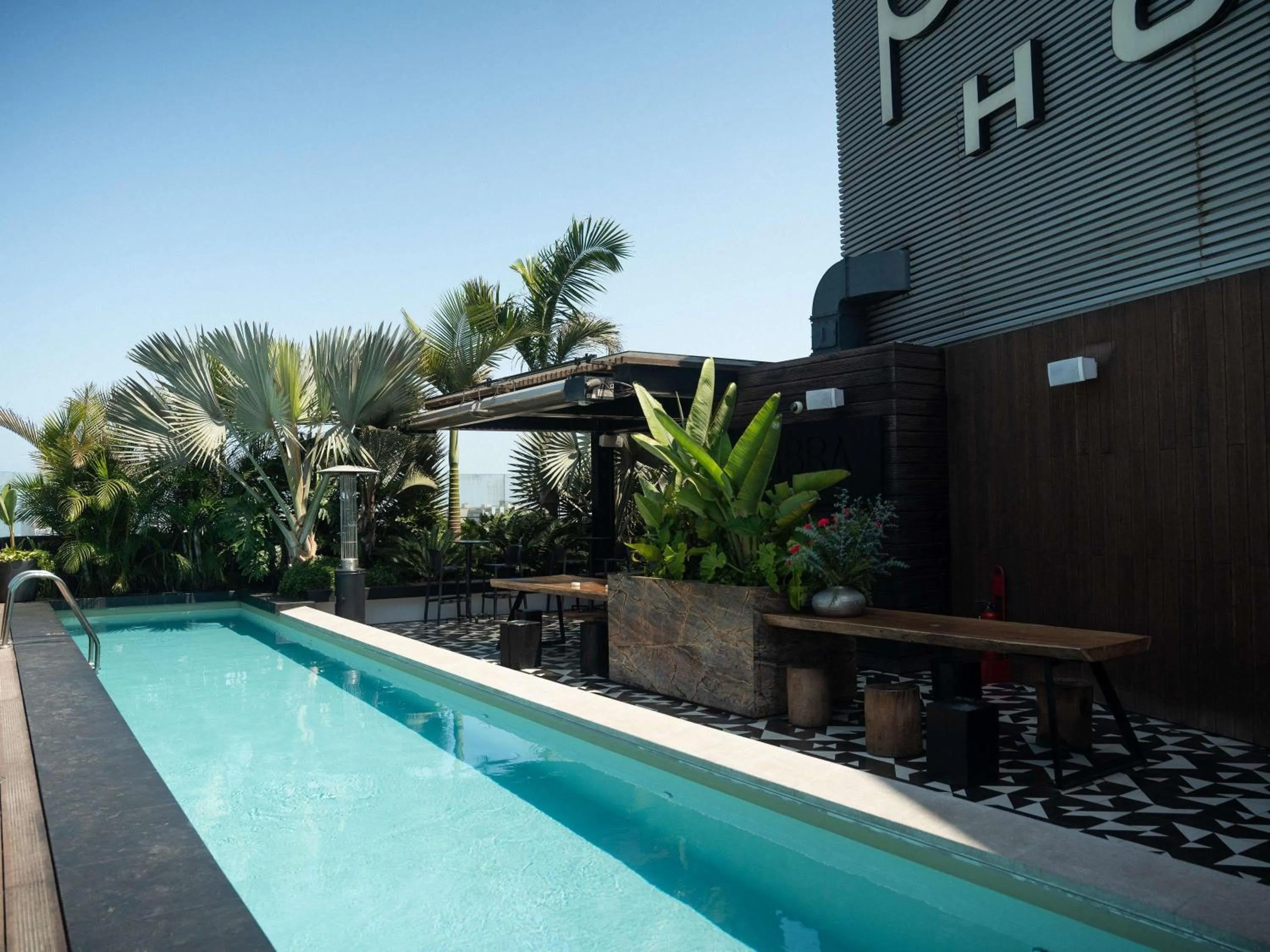 Pool view in Pullman Lima Miraflores