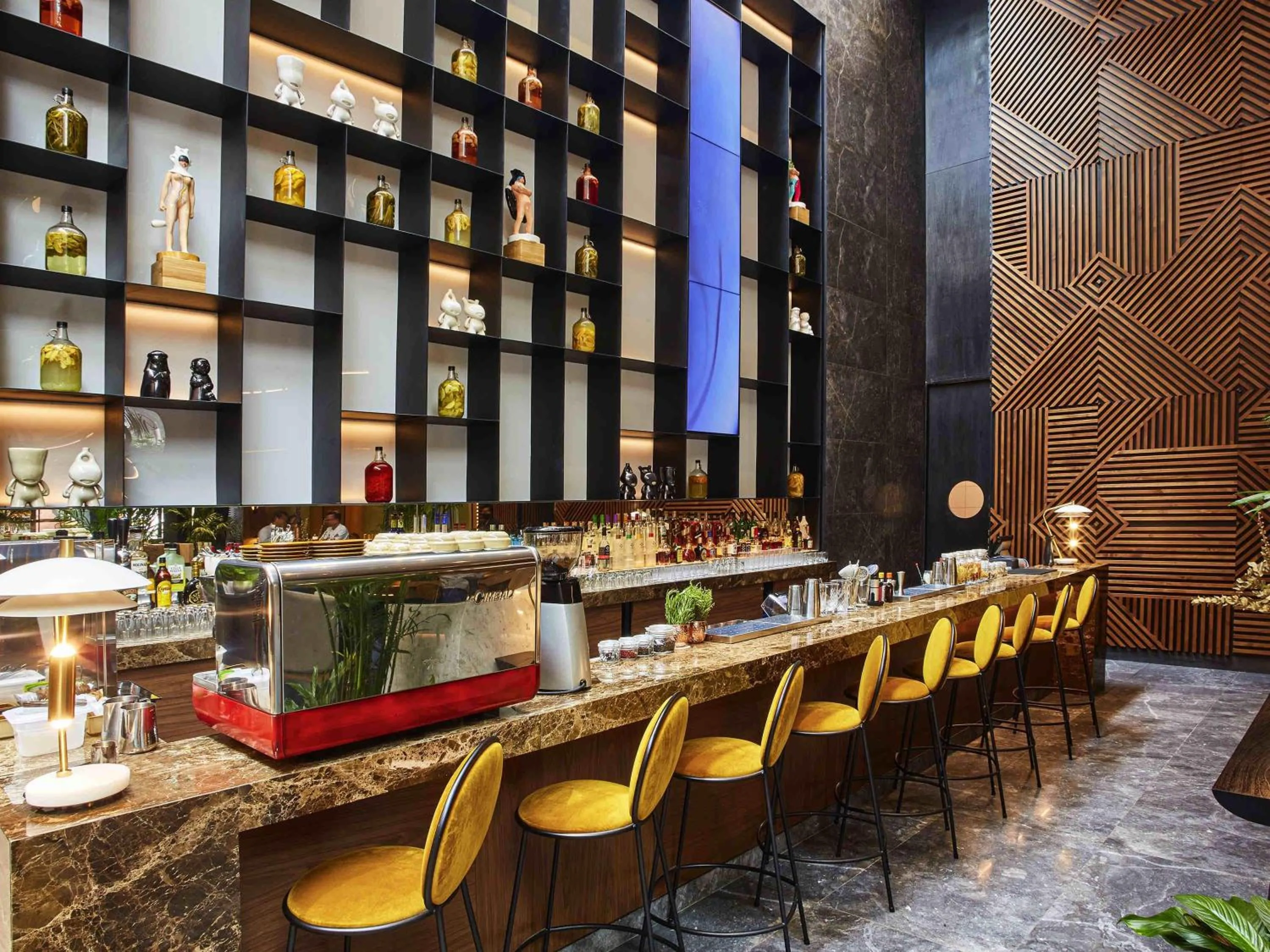 Lounge or bar in Pullman Lima Miraflores