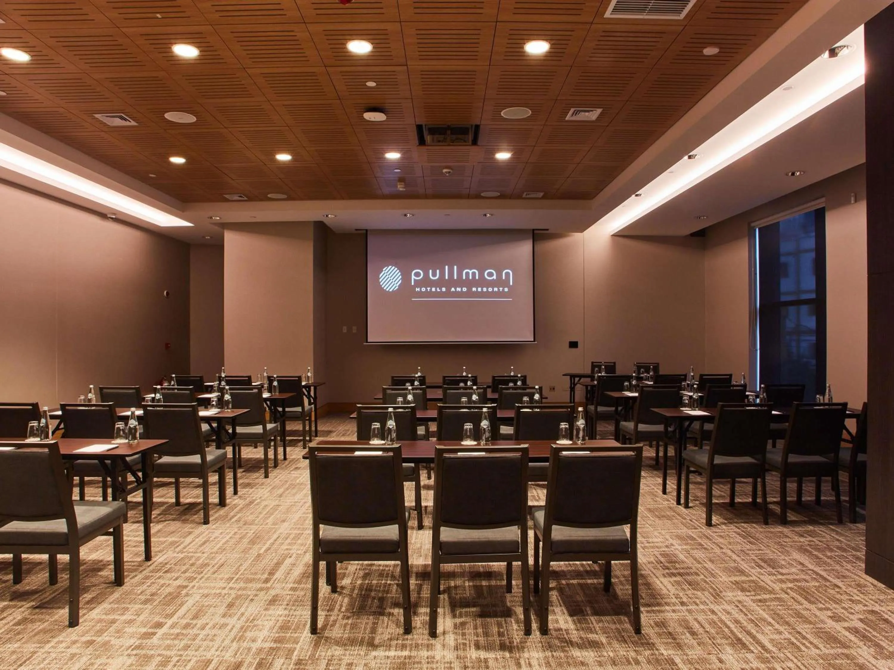 Meeting/conference room in Pullman Lima Miraflores