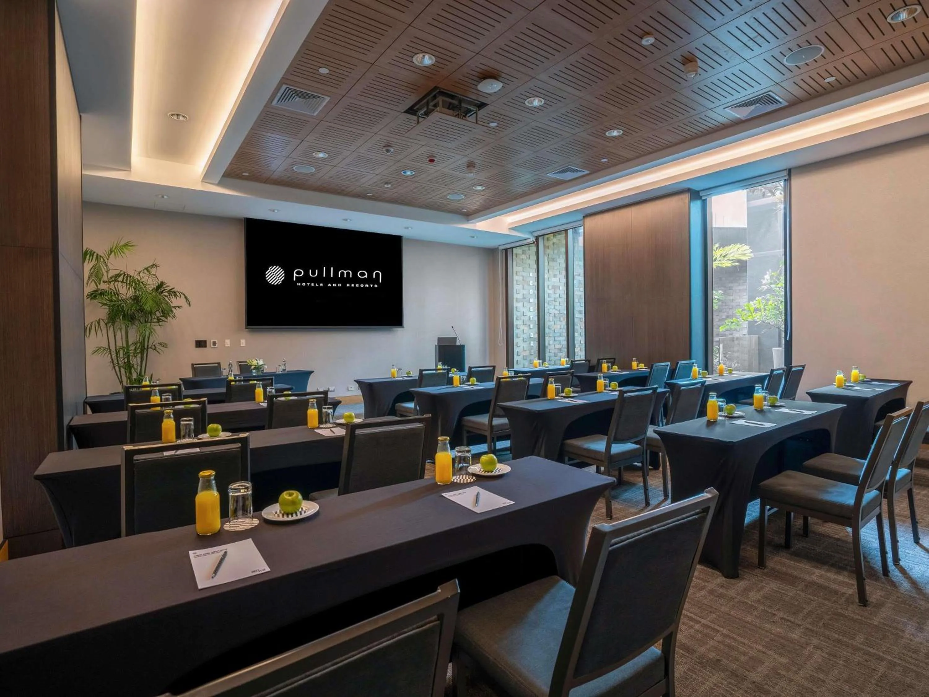 Meeting/conference room in Pullman Lima Miraflores