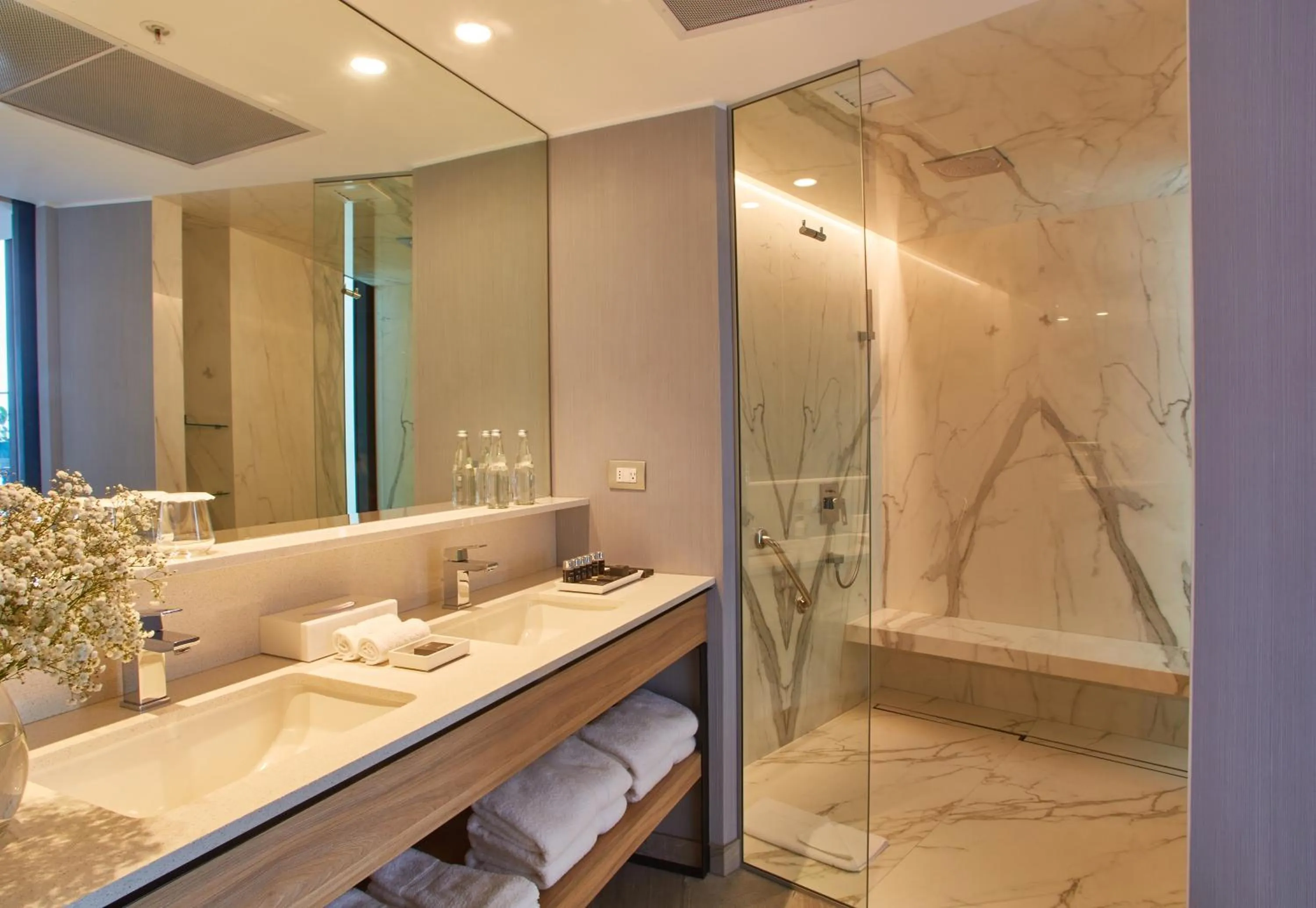 Bathroom in Pullman Lima Miraflores