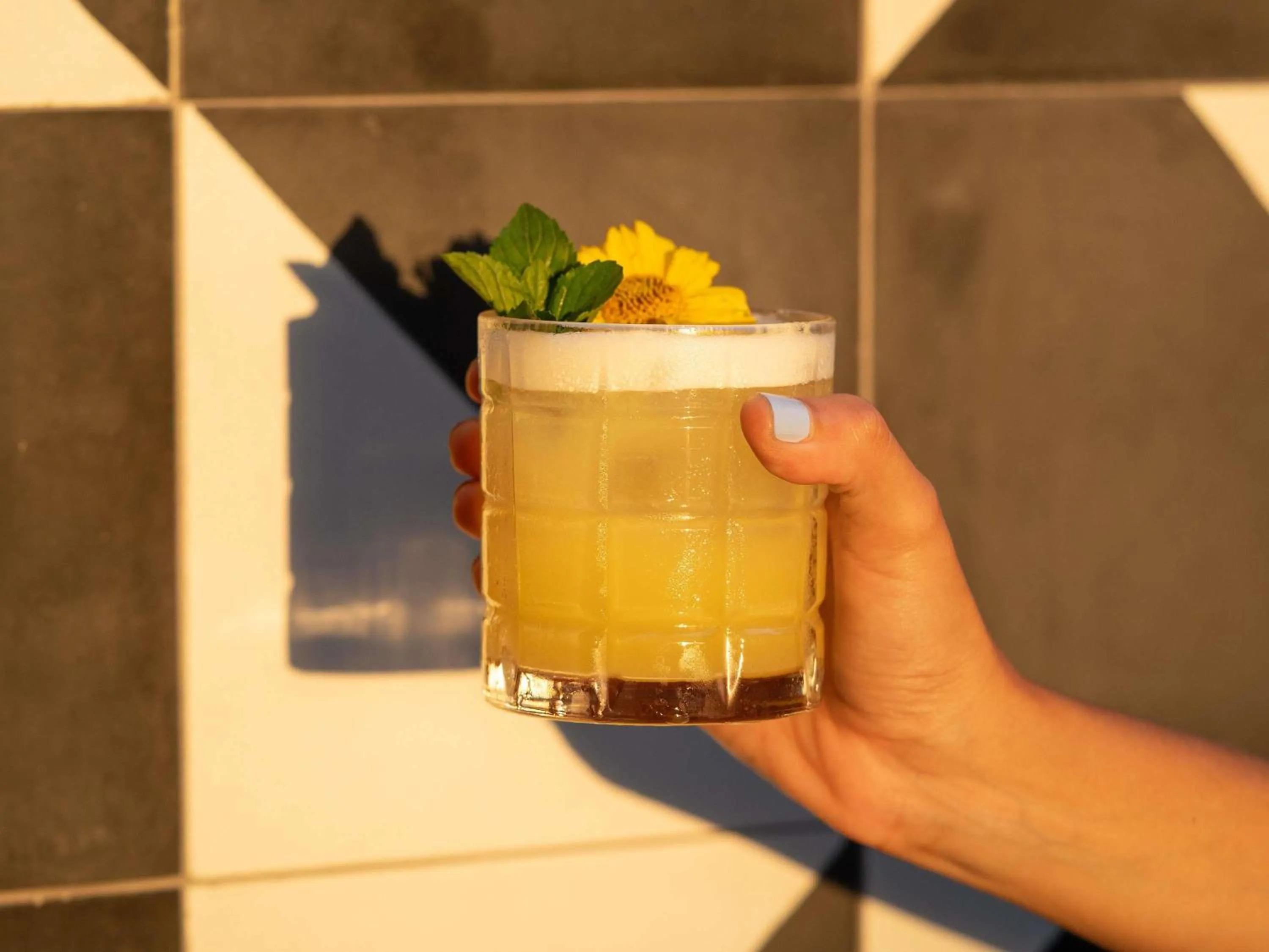 Lounge or bar in Pullman Lima Miraflores