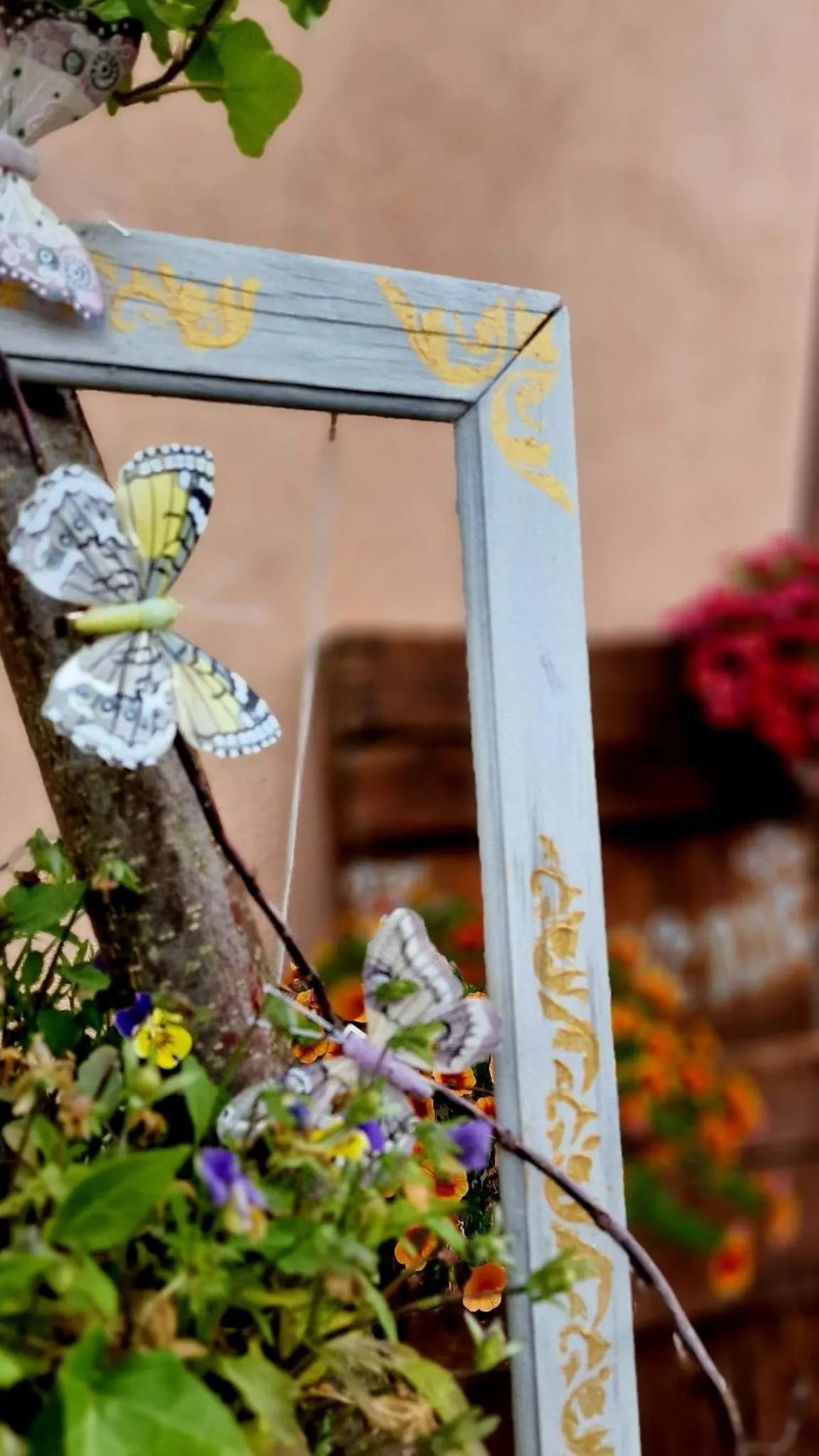 Decorative detail in Silenzio e Buio