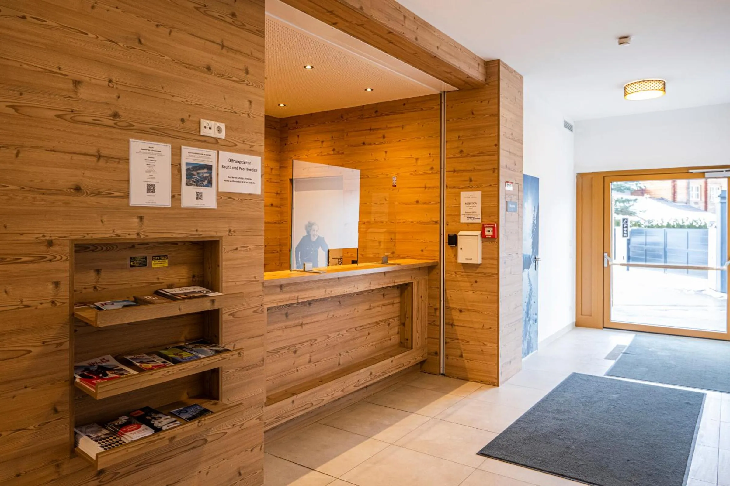 Lobby or reception in AlpenParks Hotel & Apartment Alpendorf