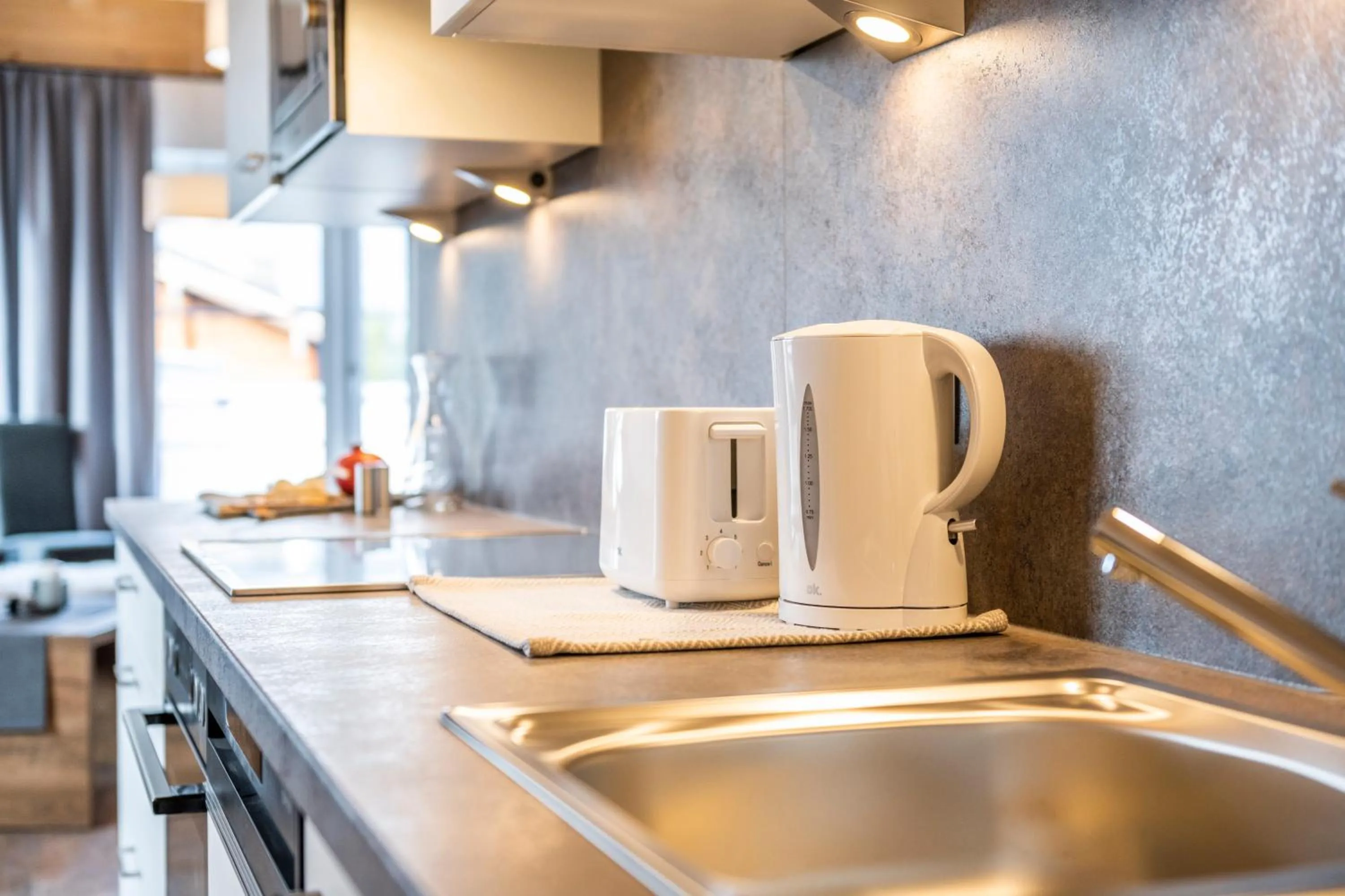 Coffee/tea facilities in AlpenParks Hotel & Apartment Alpendorf