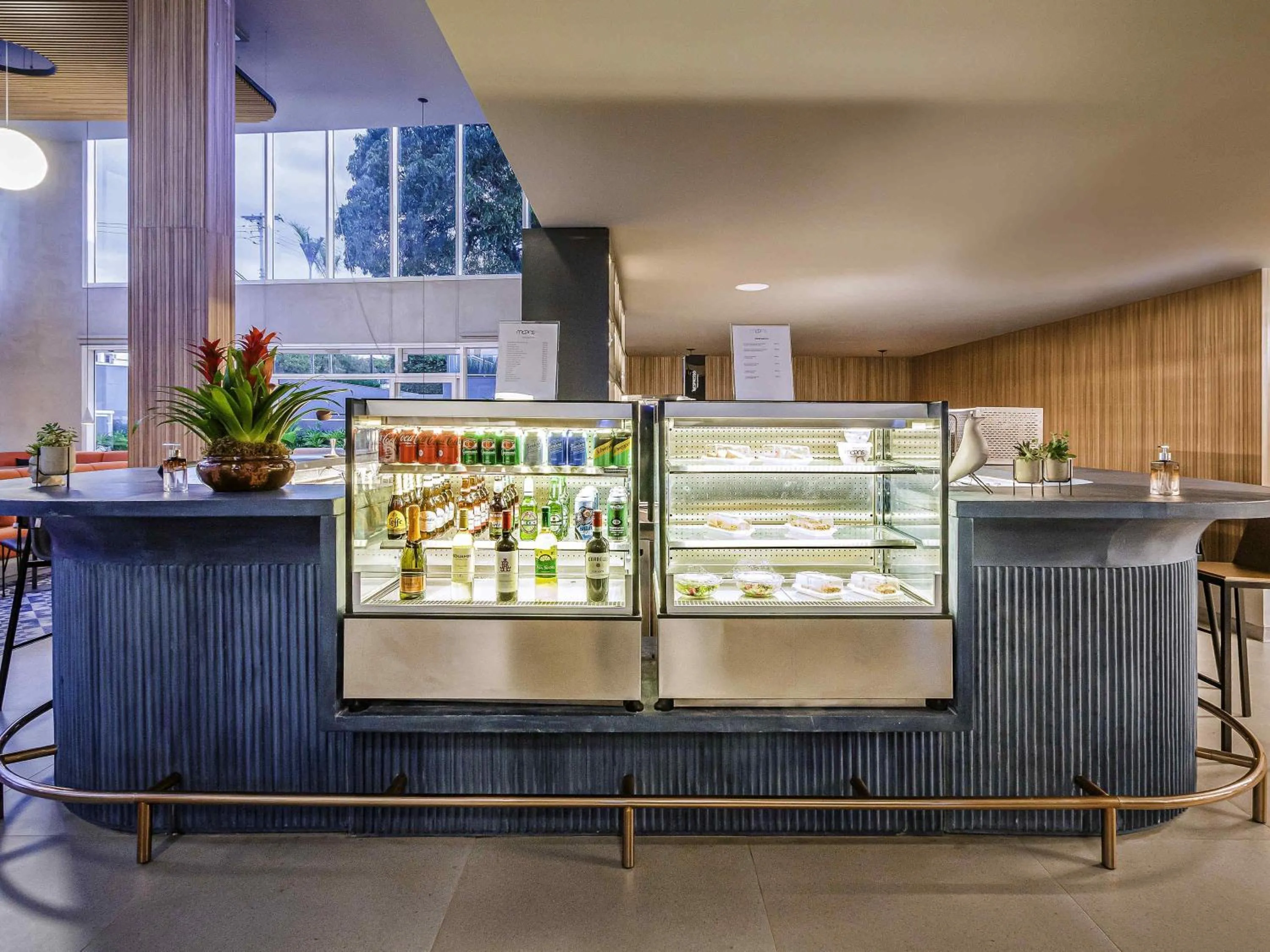 Lounge or bar in Novotel Lencois Paulista