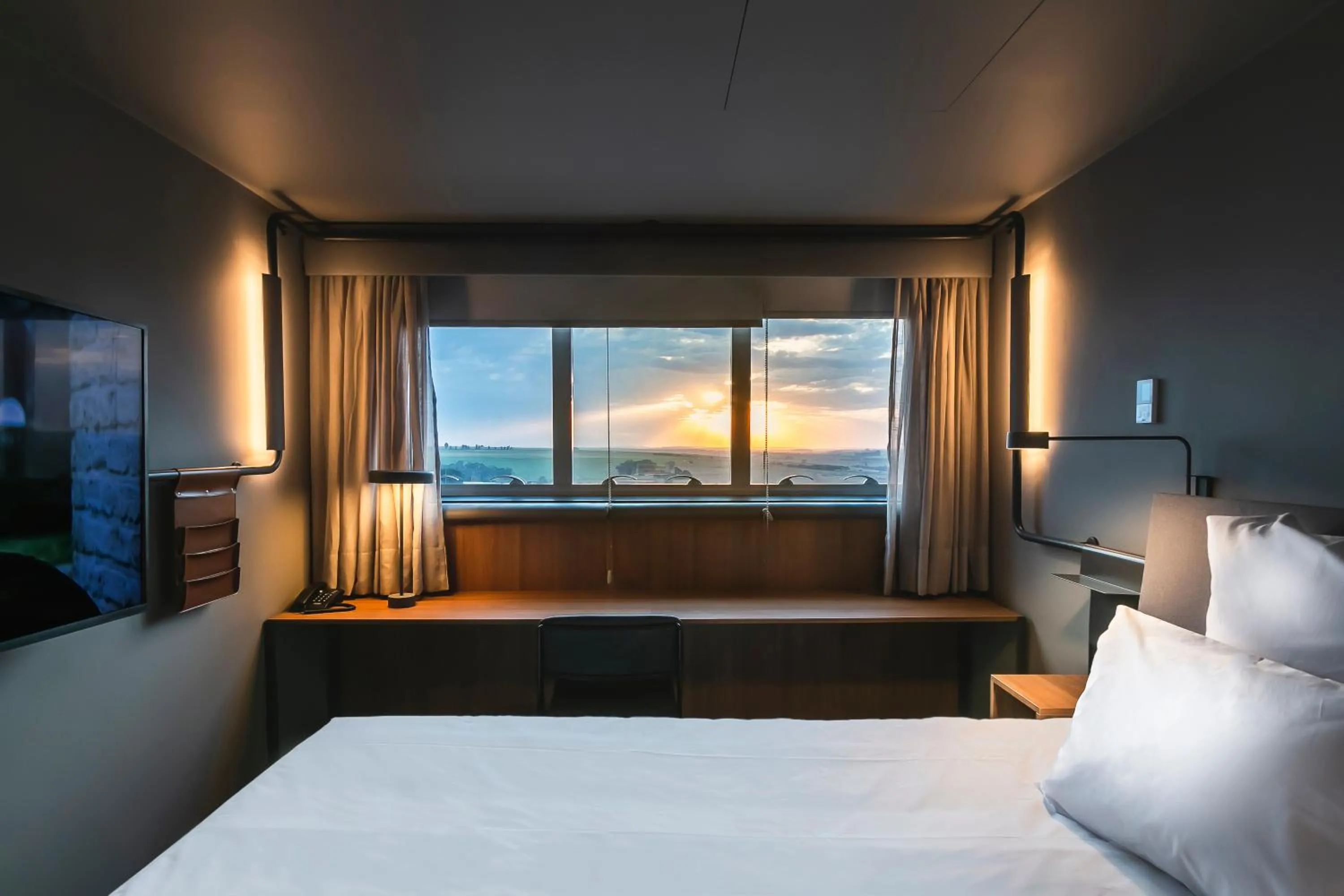 Natural landscape, Bed in Novotel Lencois Paulista