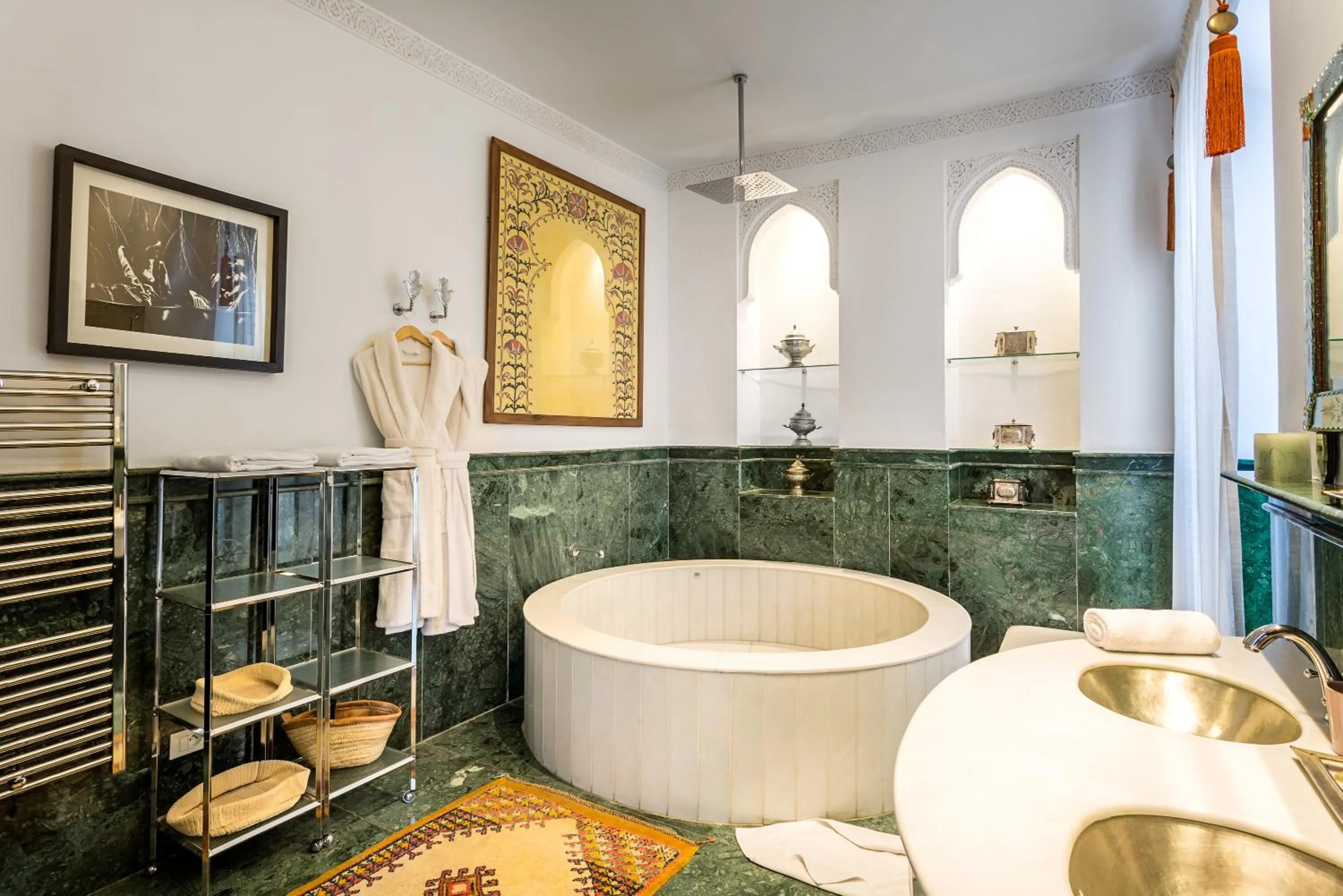 Bathroom in Palais Khum